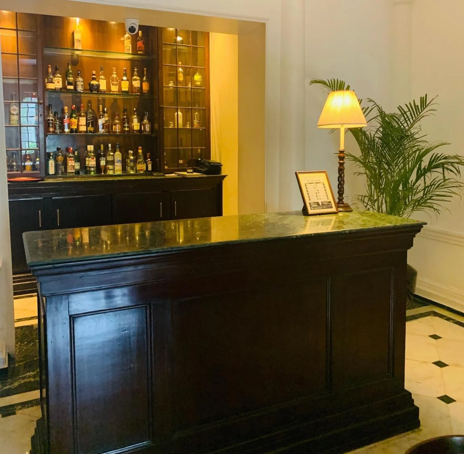 Lounge or bar in Maidens Hotel New Delhi