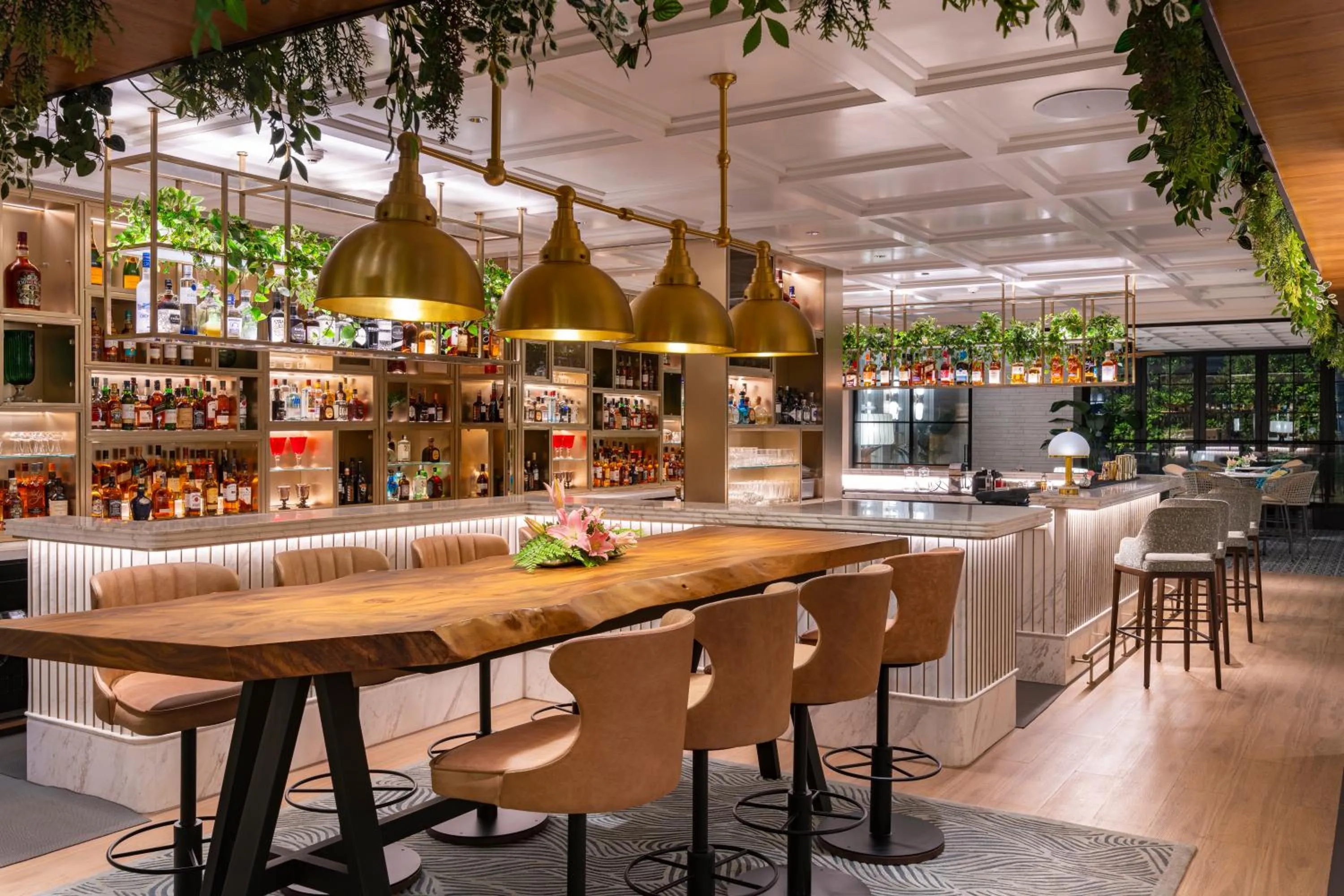 Restaurant/places to eat in Trident Nariman Point