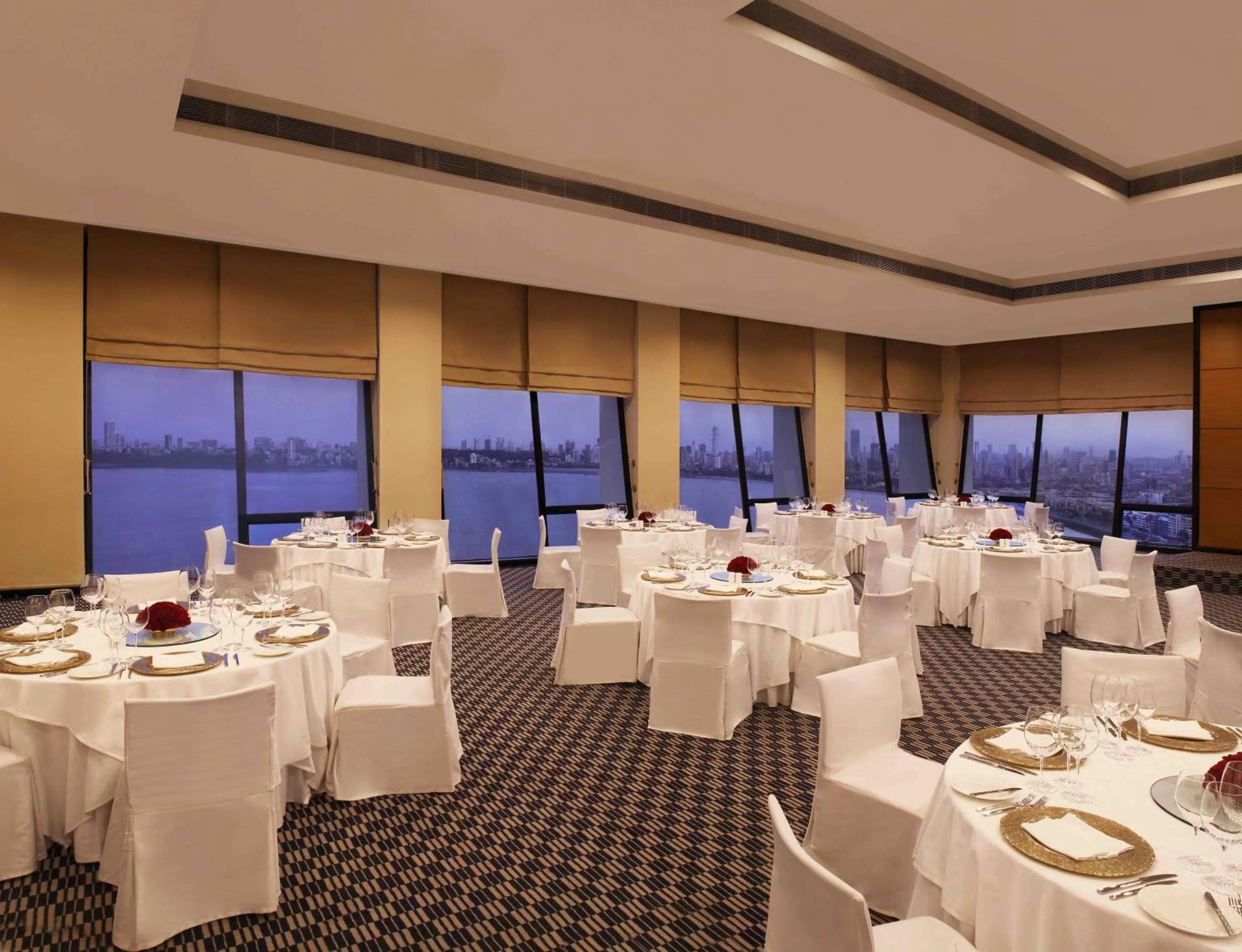 Restaurant/places to eat in Trident Nariman Point