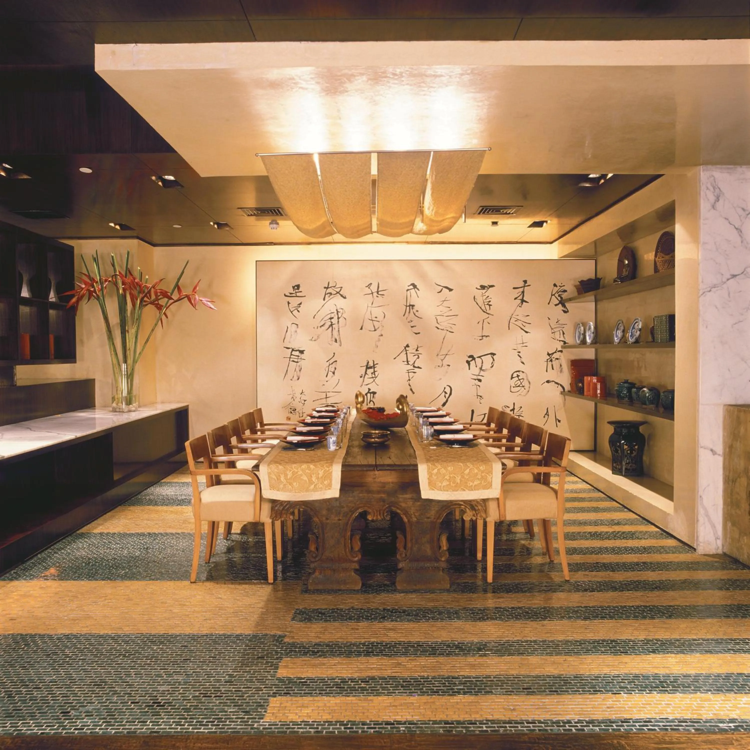 Restaurant/places to eat in Trident Nariman Point