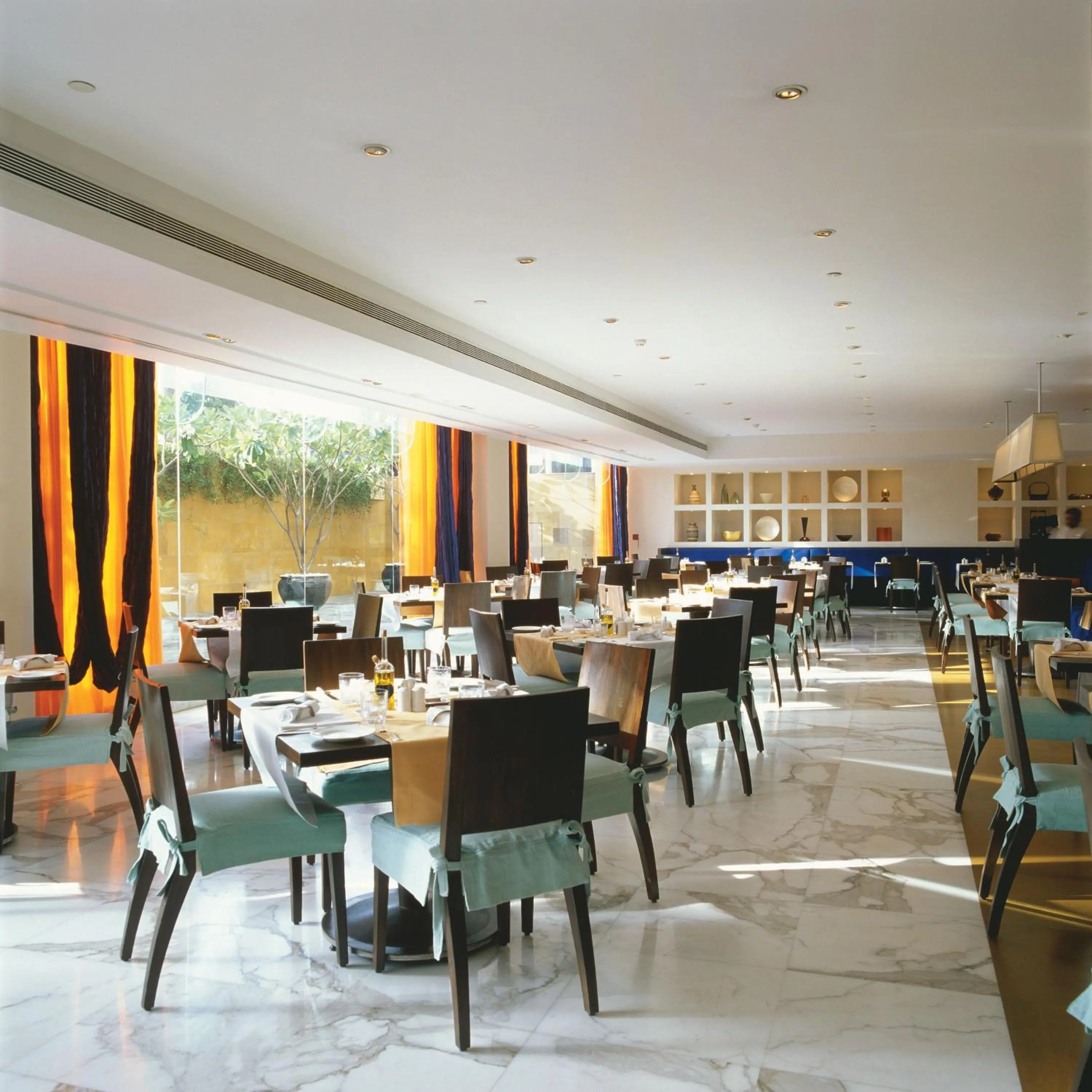 Restaurant/places to eat in Trident Nariman Point