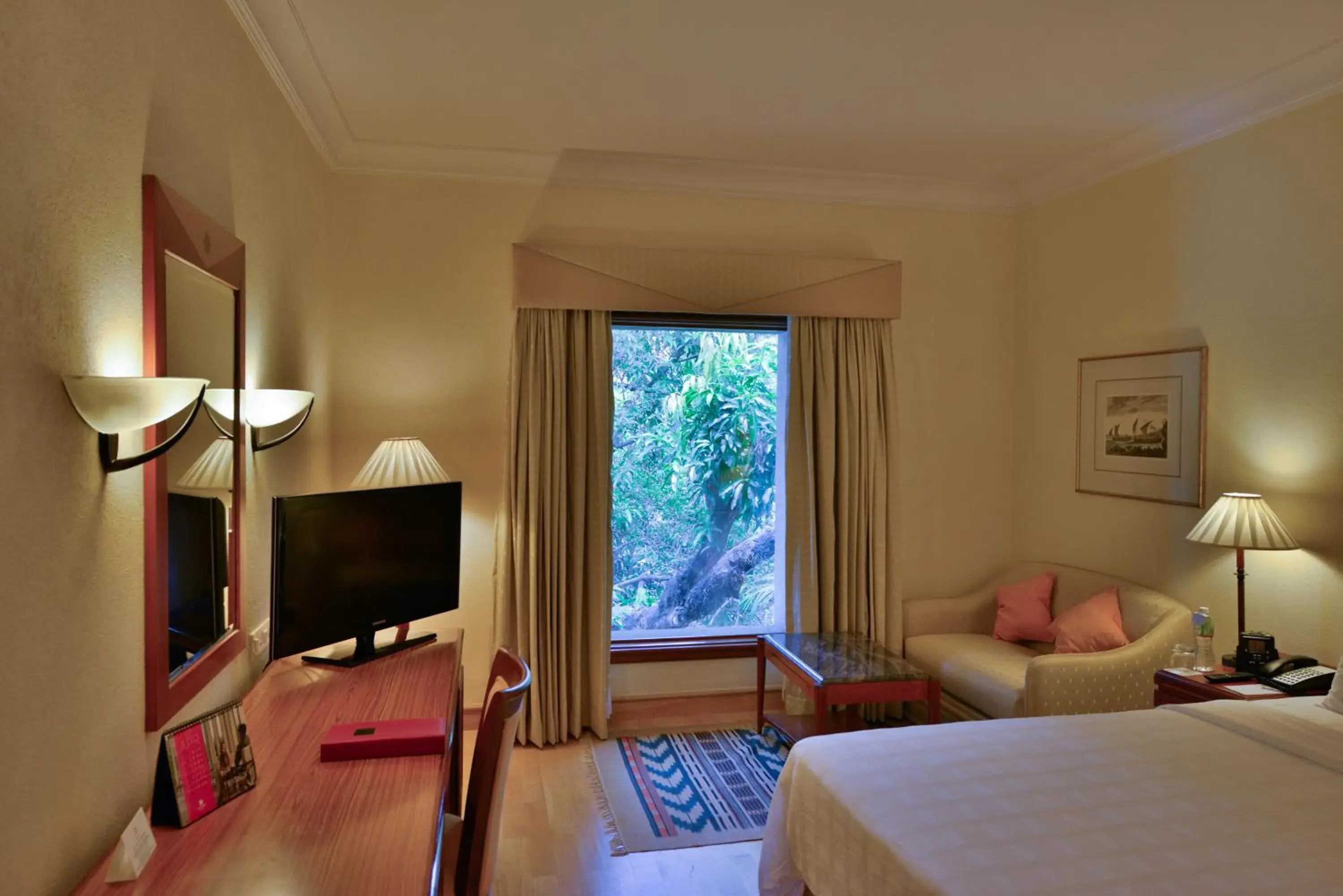 Photo of the whole room, Bed in The Fern-An Ecotel Hotel, Kochi Photo of the whole room, Bed in The Fern-An Ecotel Hotel, Kochi