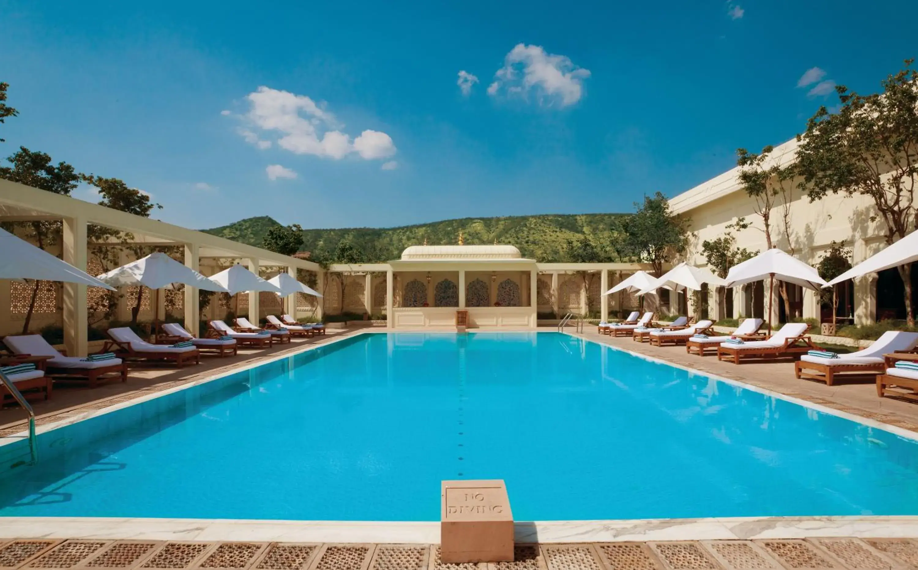 Swimming pool in Trident Jaipur Swimming pool in Trident Jaipur