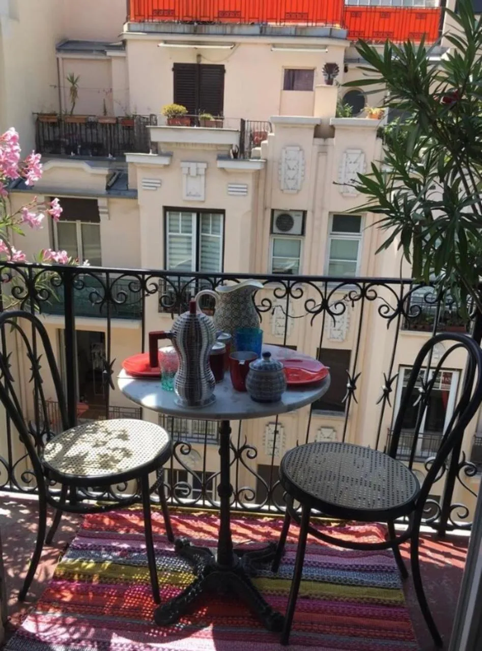 Great and light private room in the heart of Nice