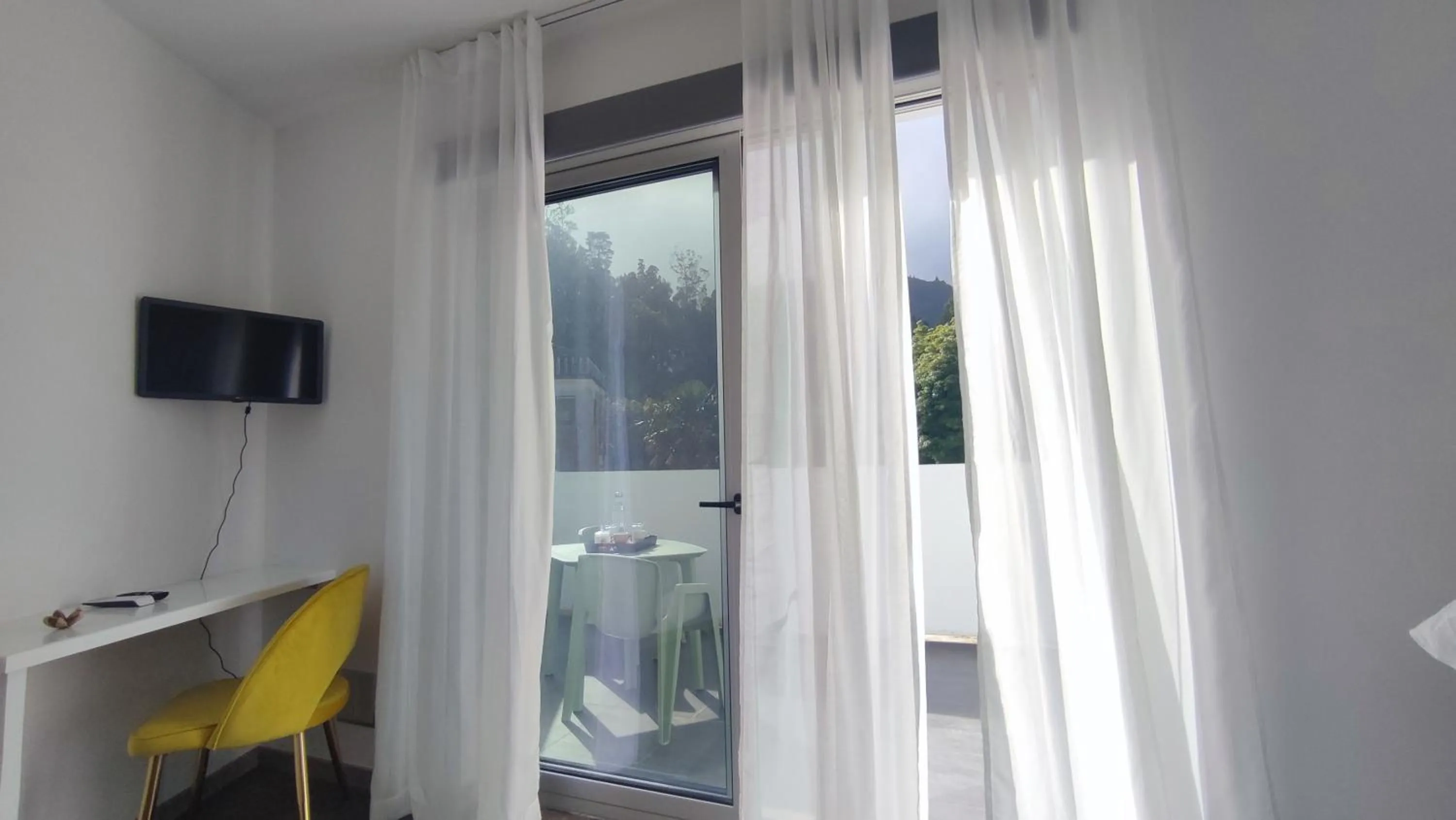 TV and multimedia in Atlantic 3 Bicas - Furnas