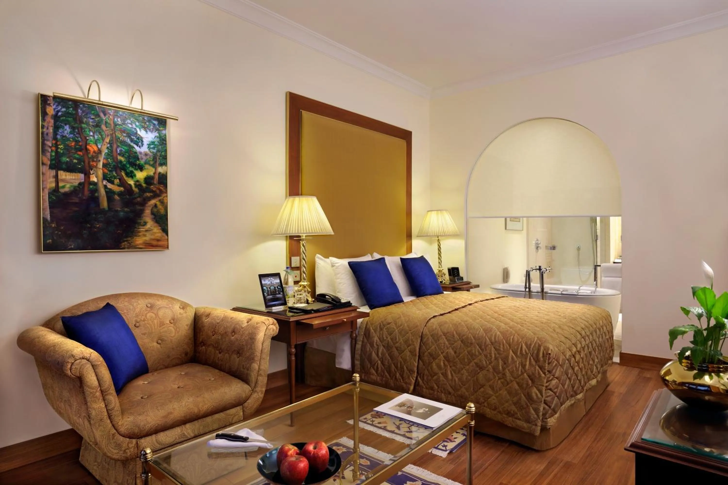 Bed in The Oberoi Bengaluru