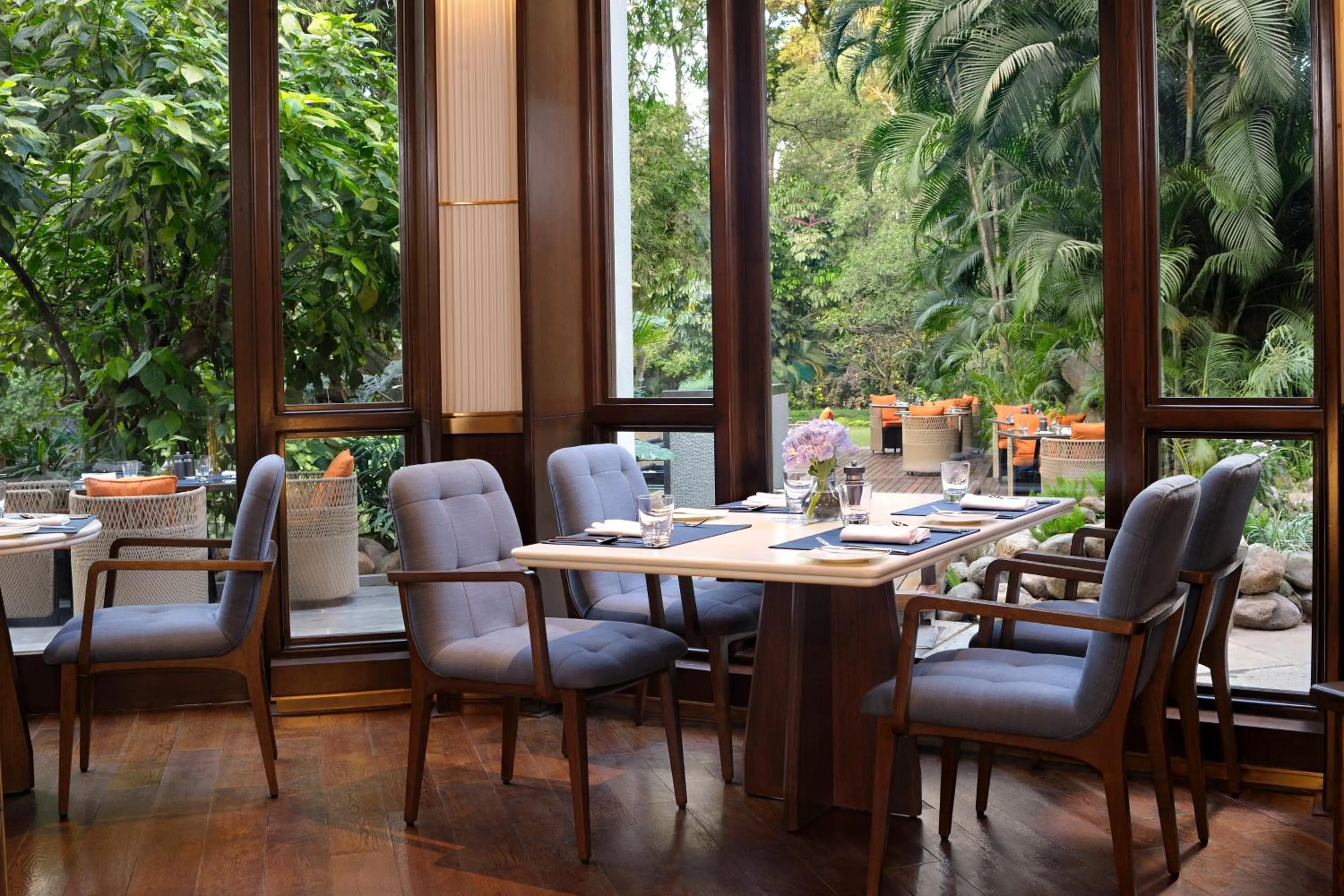 Restaurant/places to eat in The Oberoi Bengaluru