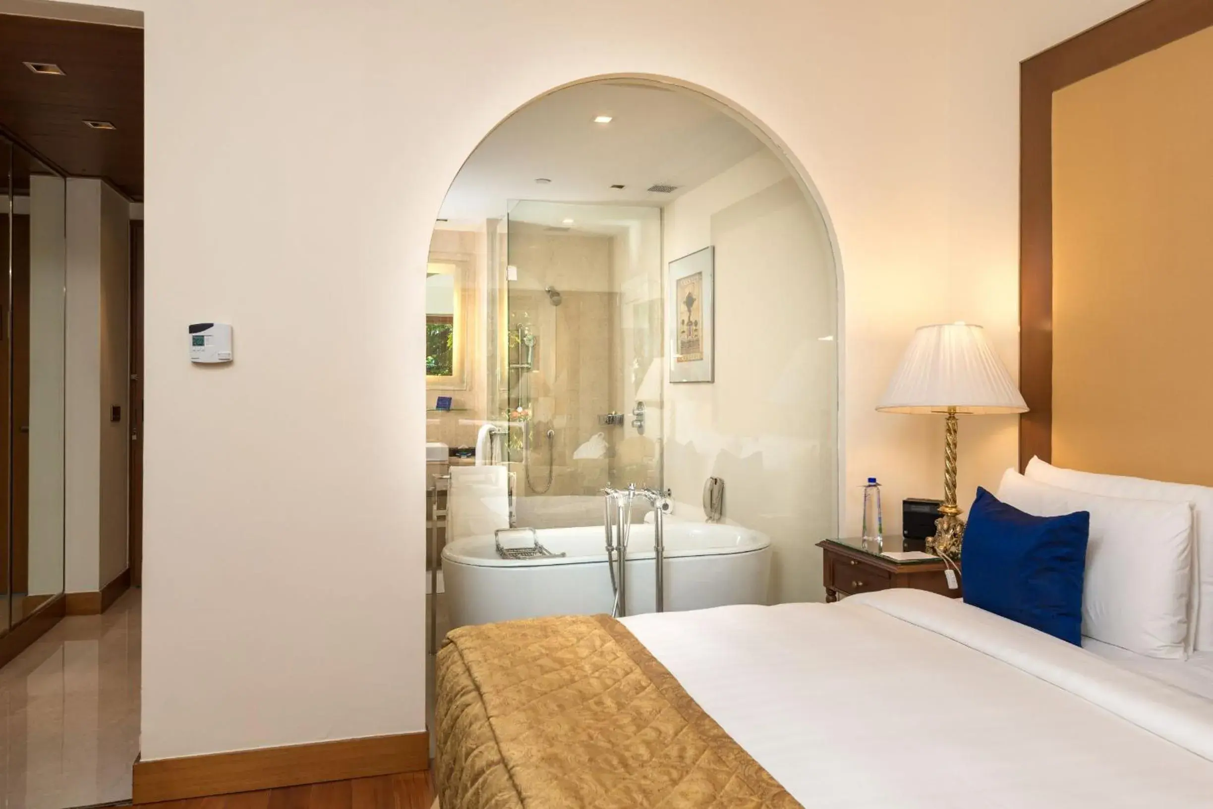 Bathroom, Bed in The Oberoi Bengaluru Bathroom, Bed in The Oberoi Bengaluru