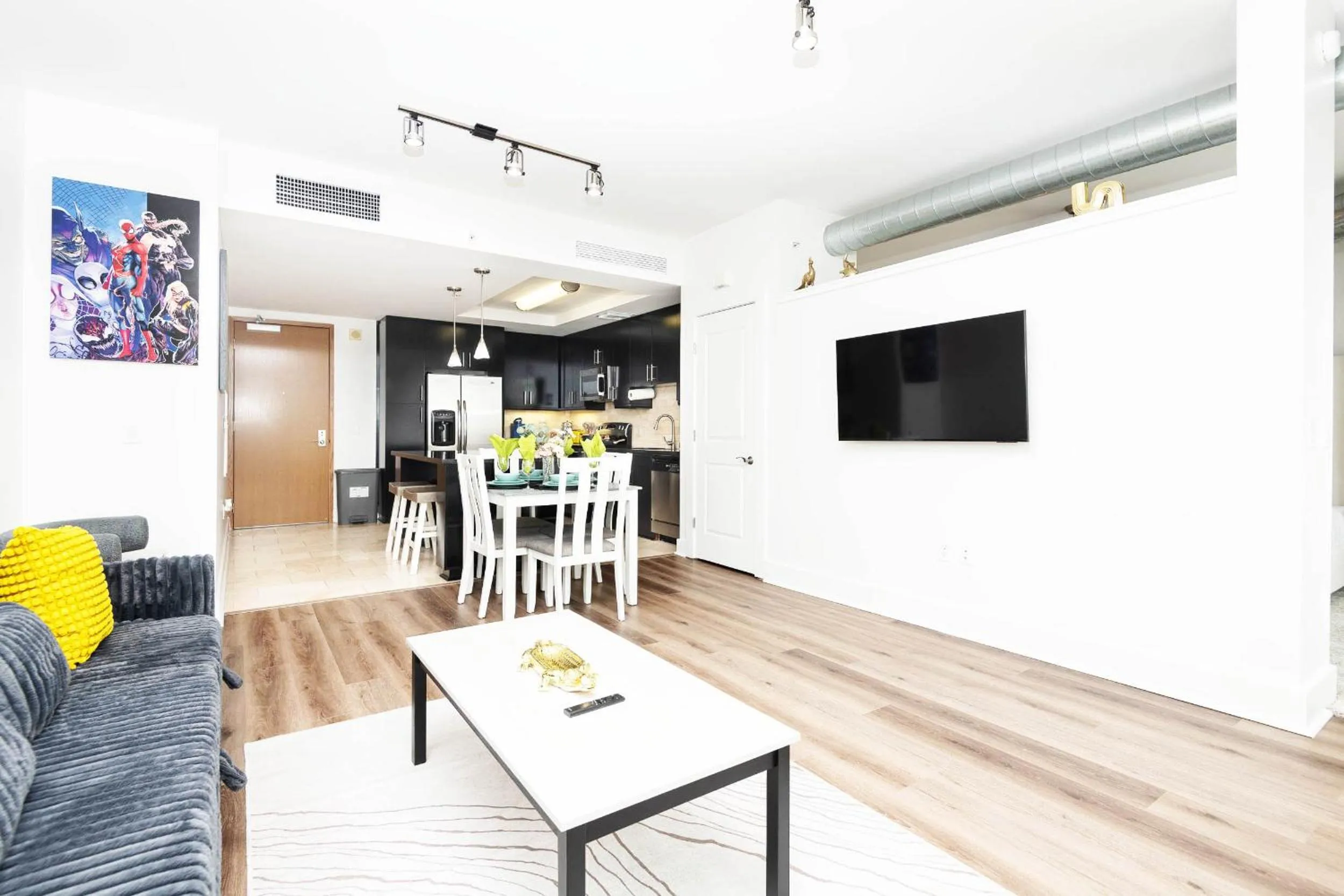 TV and multimedia in Sky-Rise Apartments