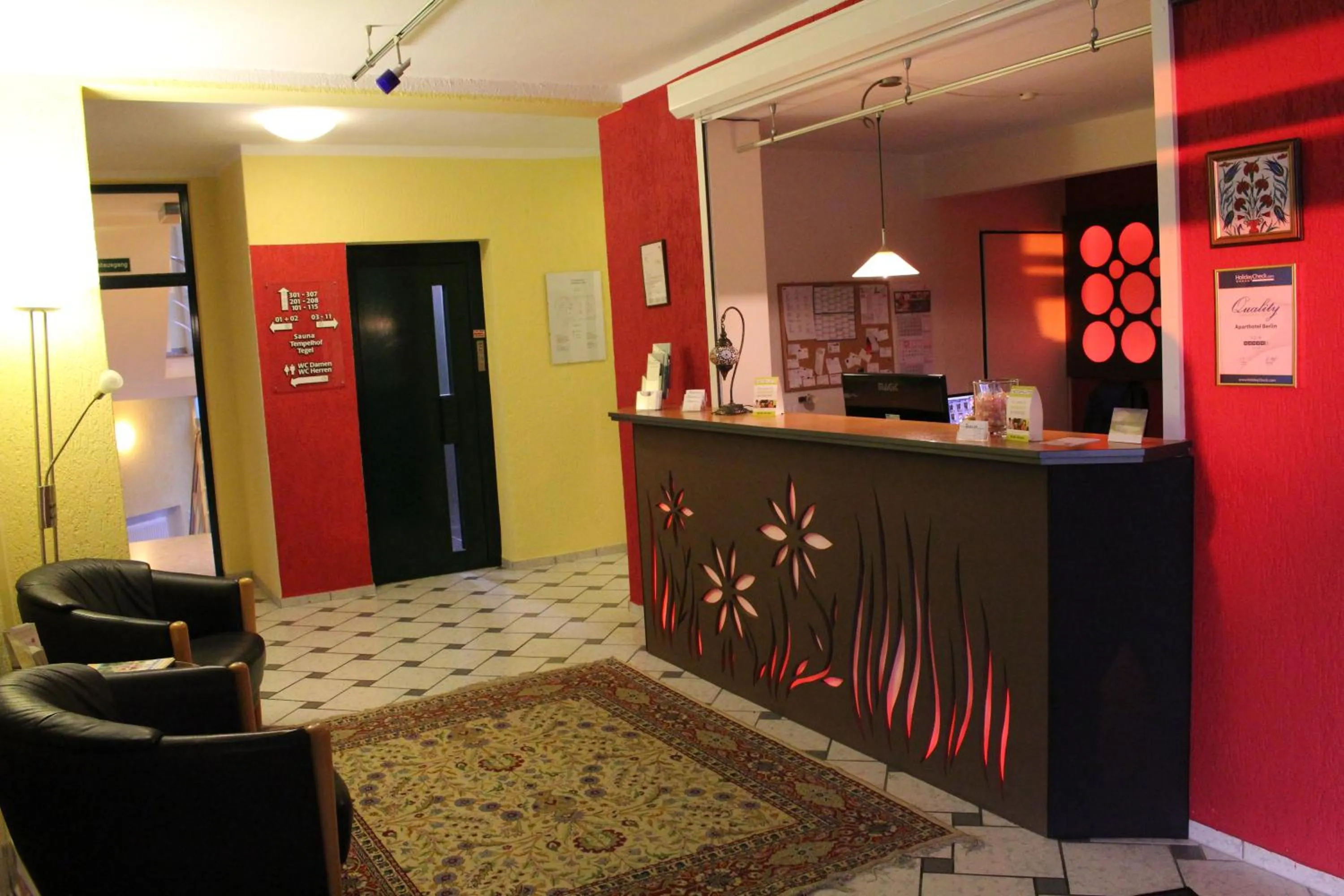 Lobby or reception in Aparthotel Berlin