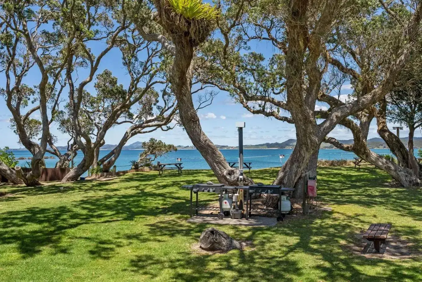 BBQ facilities in The Sands Motel BBQ facilities in The Sands Motel