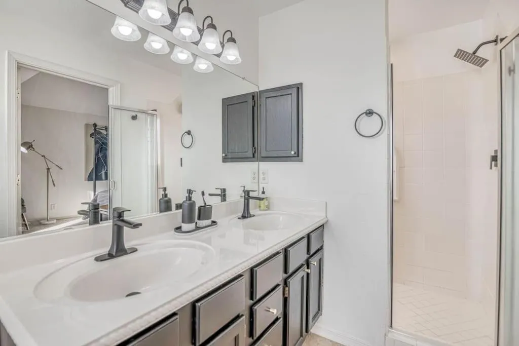 Shower in Casa Del Sol