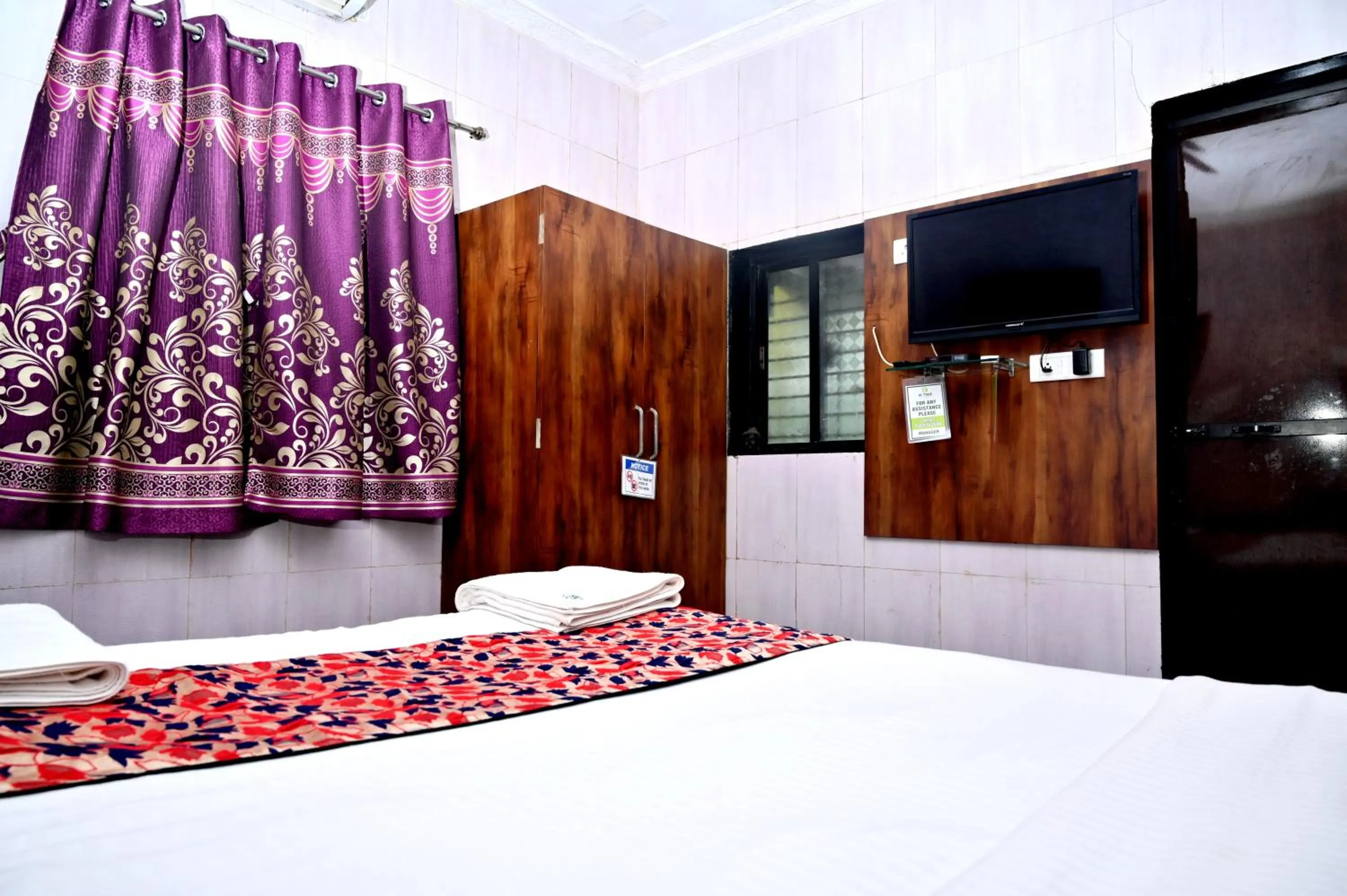 TV and multimedia, Bed in KK Tree Retreat Igatpuri