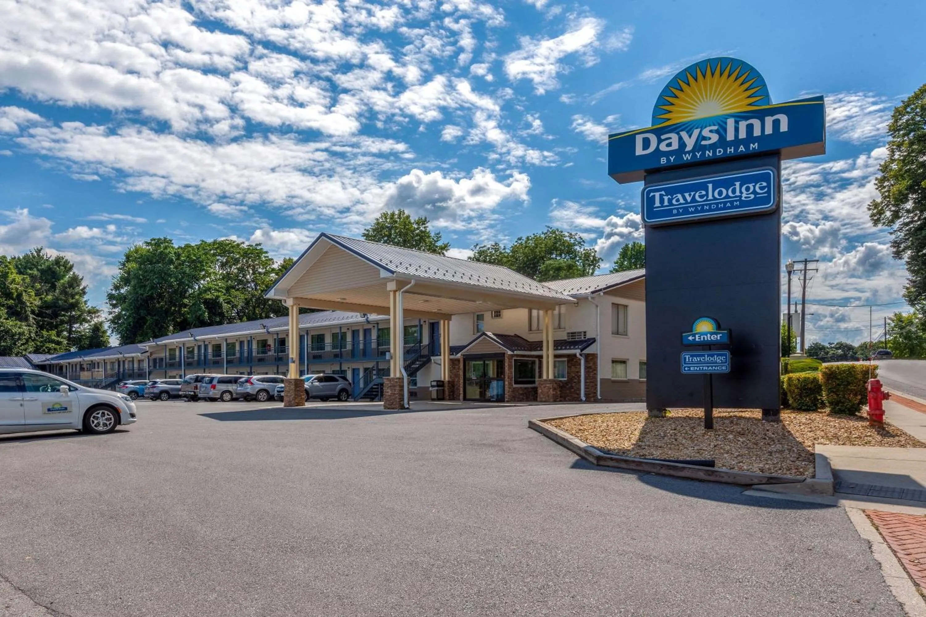 Property building in Travelodge by Wyndham Charles Town - Harpers Ferry
