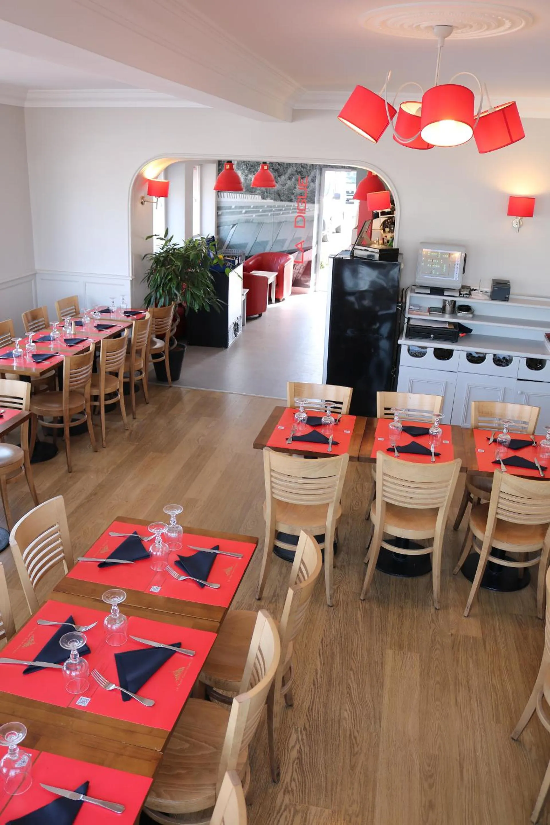 Restaurant/Places to Eat in Hotel De La Digue