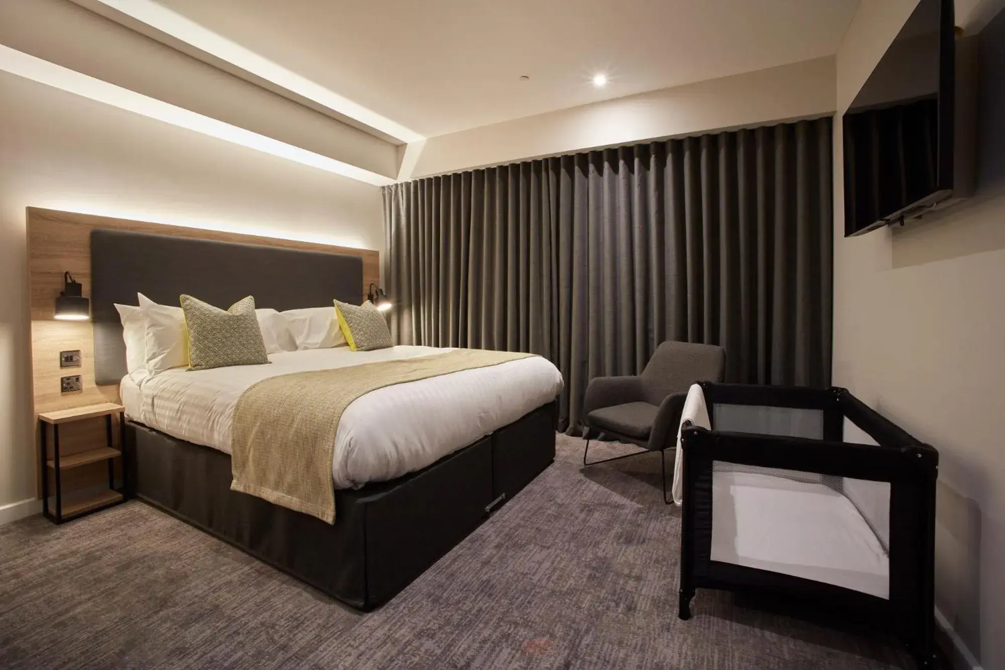 Family Room in Tŷ Milford Waterfront Family Room in Tŷ Milford Waterfront