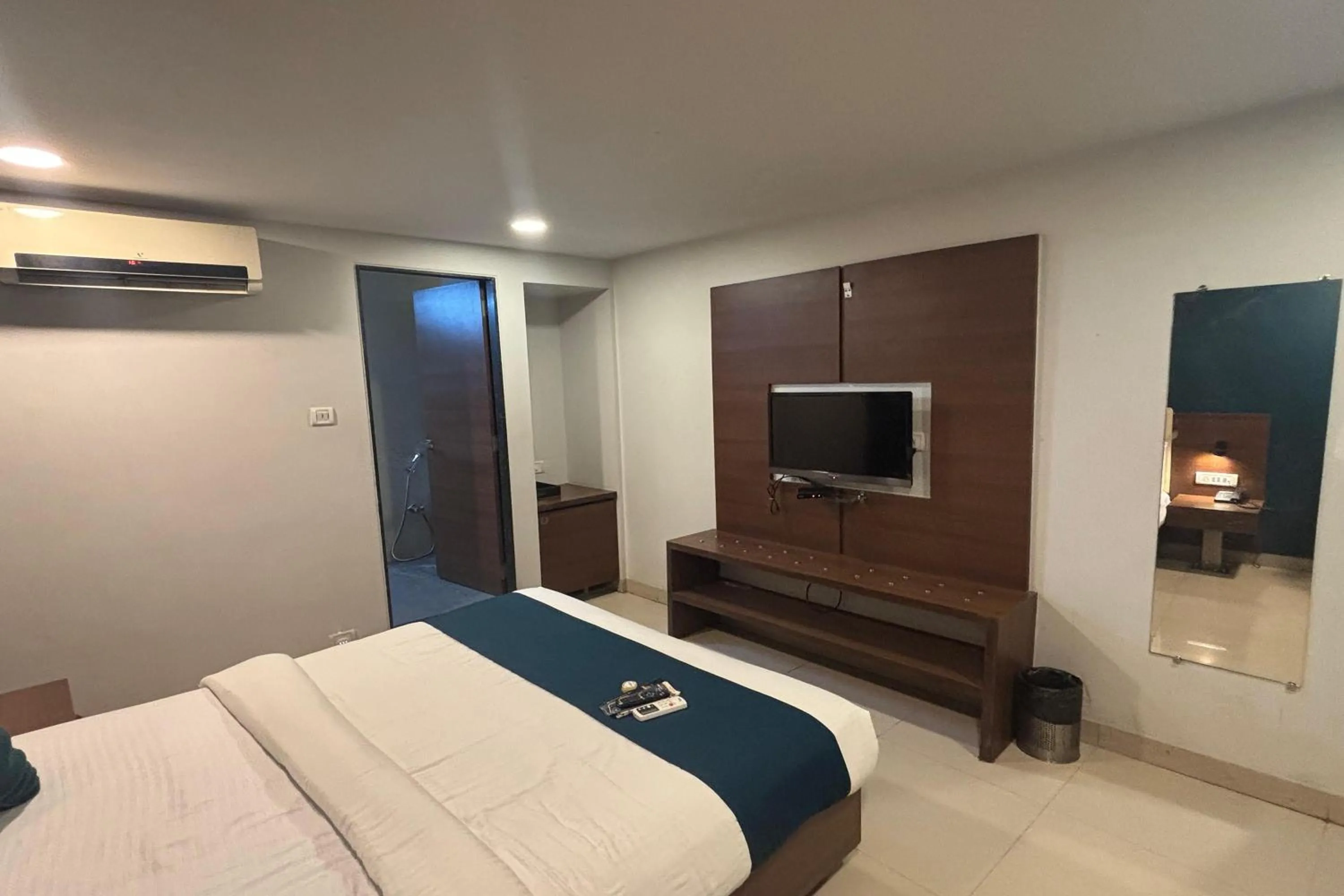 Bed in Hotel Concord Galaxy