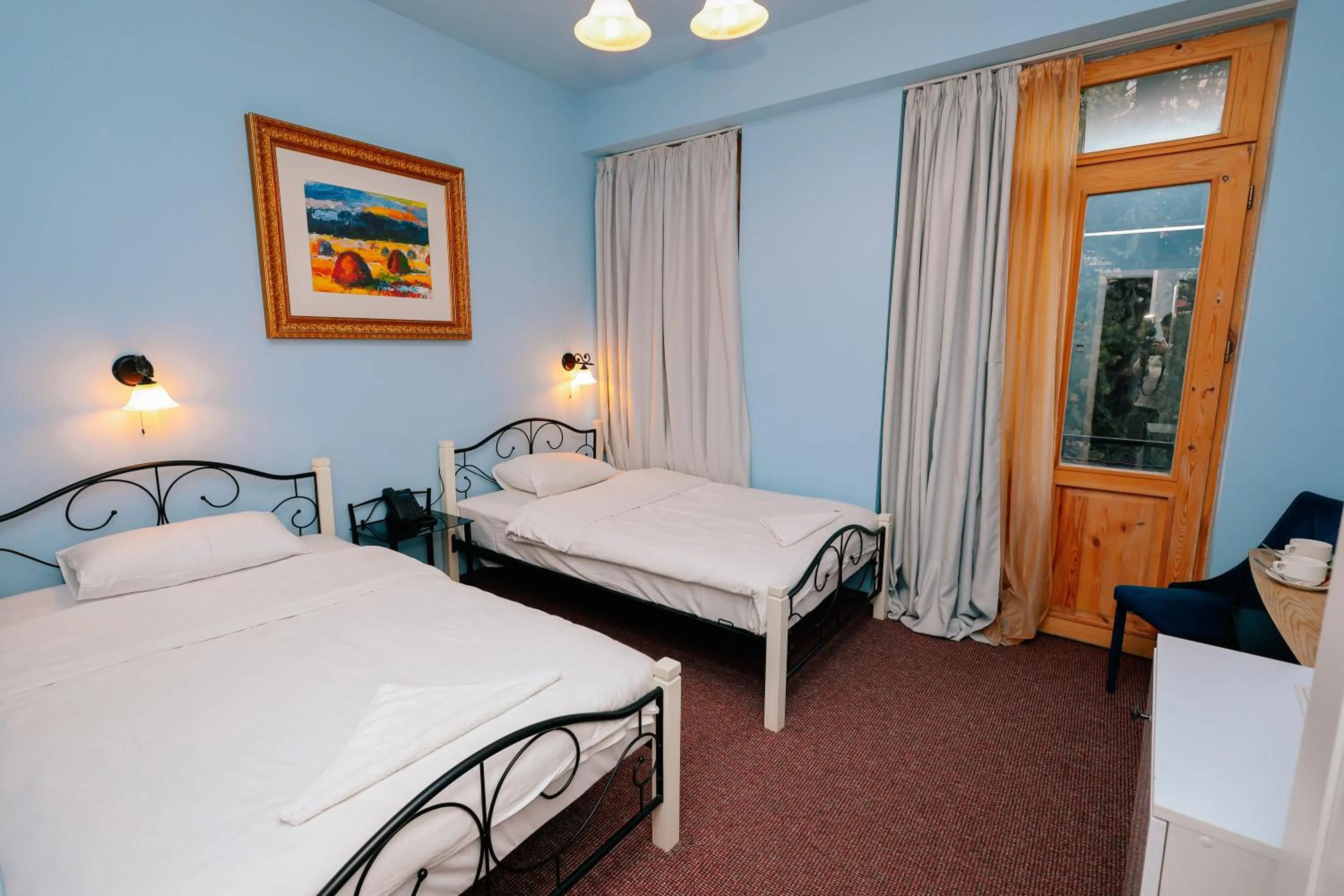 Photo of the whole room, Bed in Magnolia