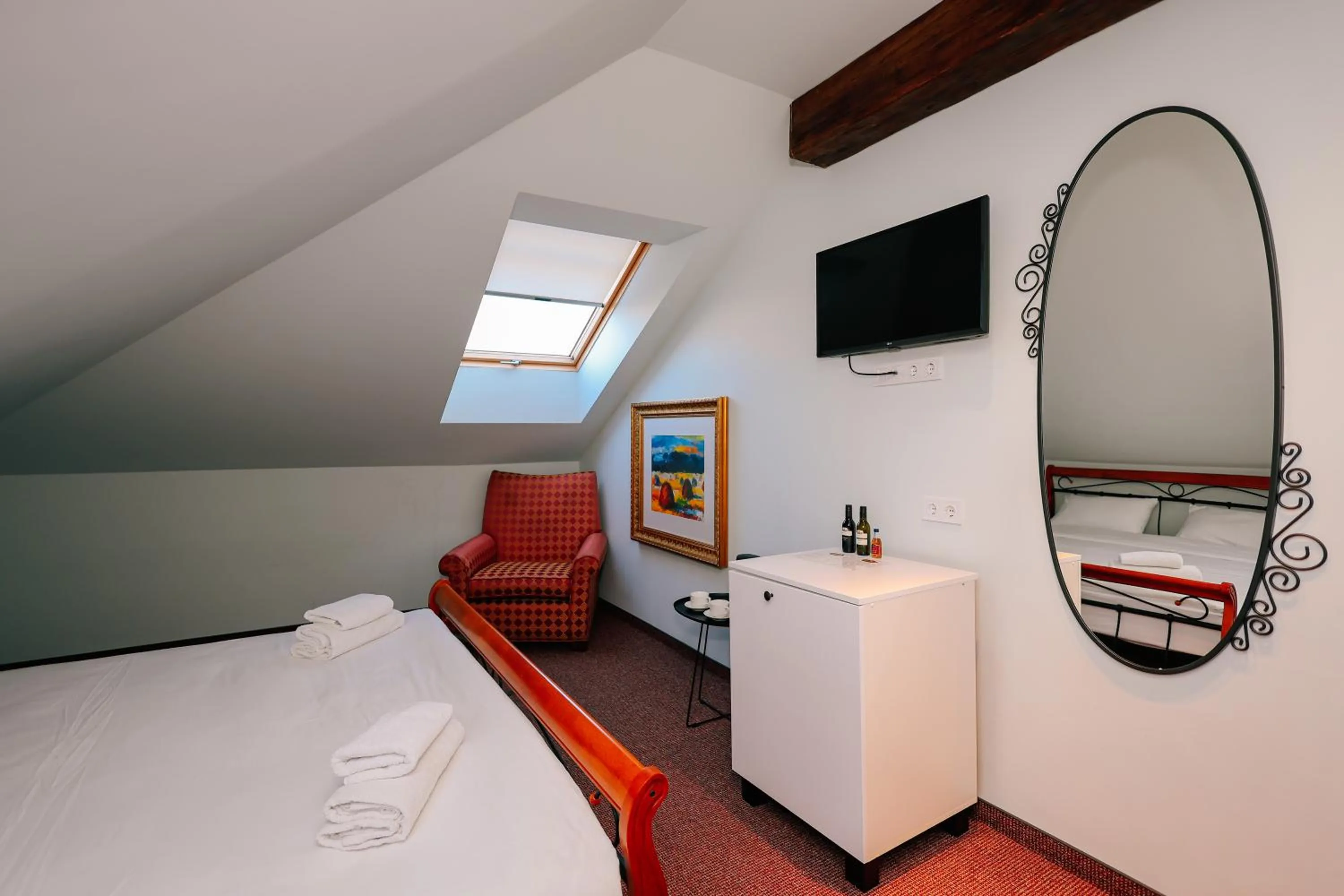 Decorative detail, Bed in Magnolia