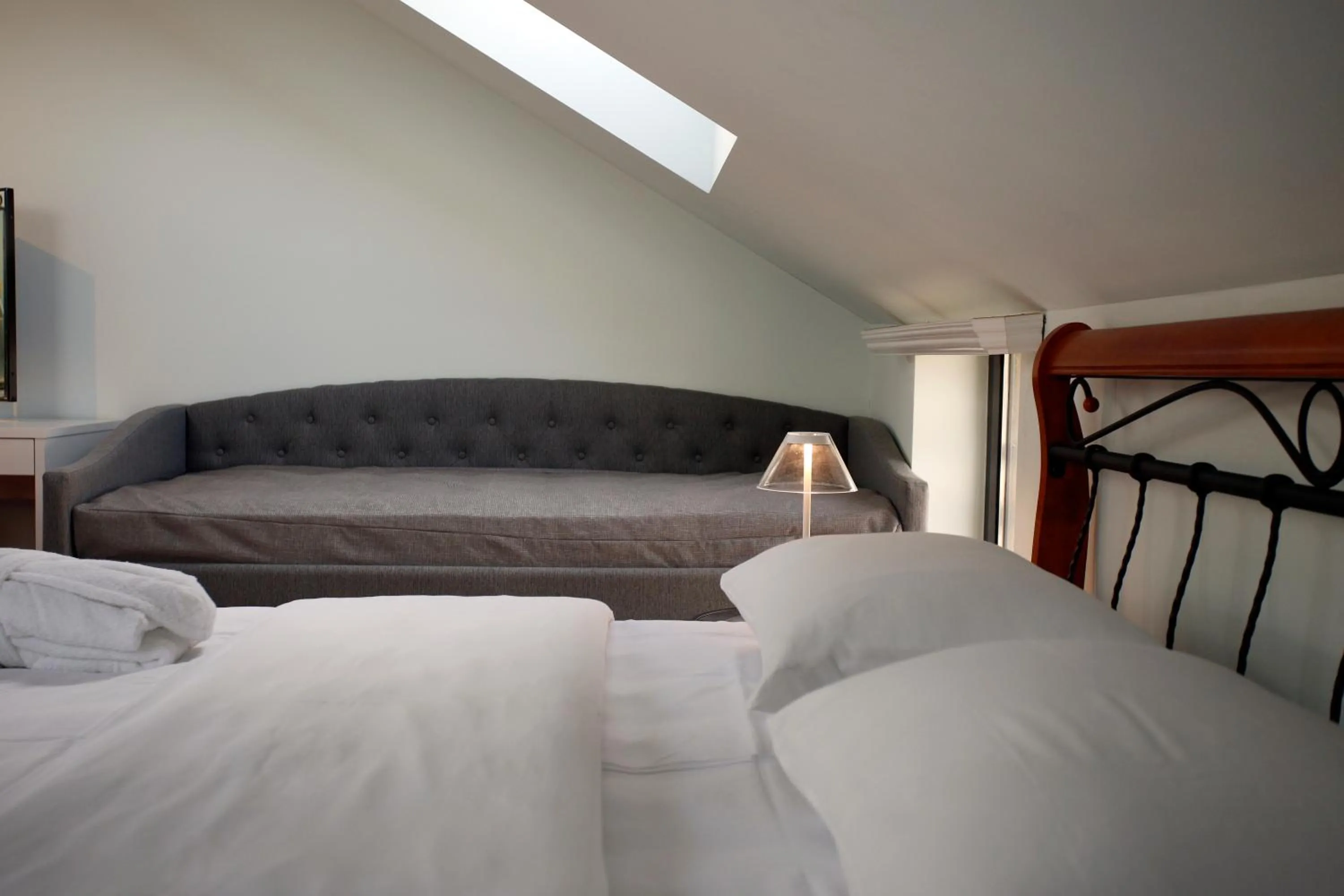 Decorative detail, Bed in Magnolia