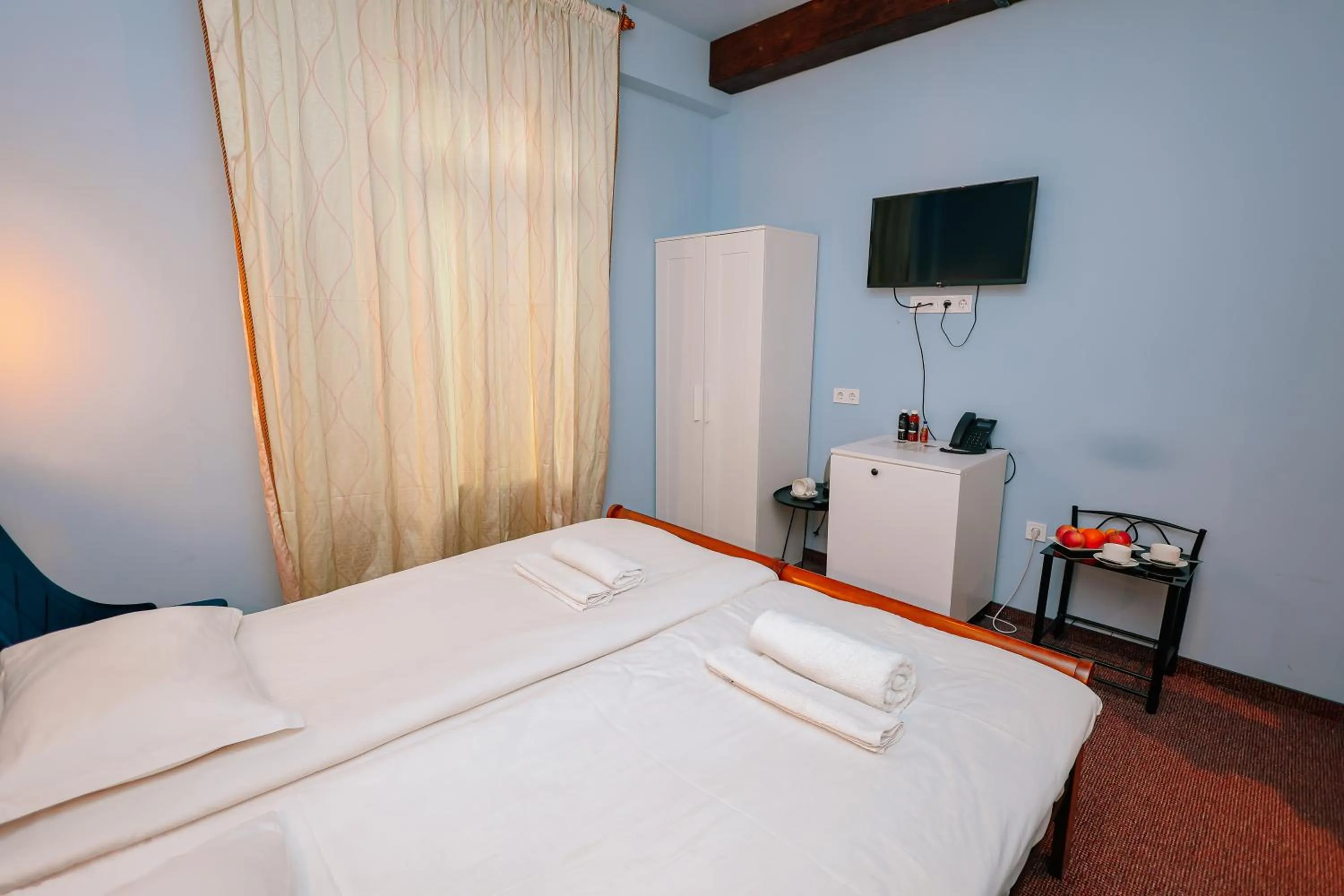 wardrobe, Bed in Magnolia