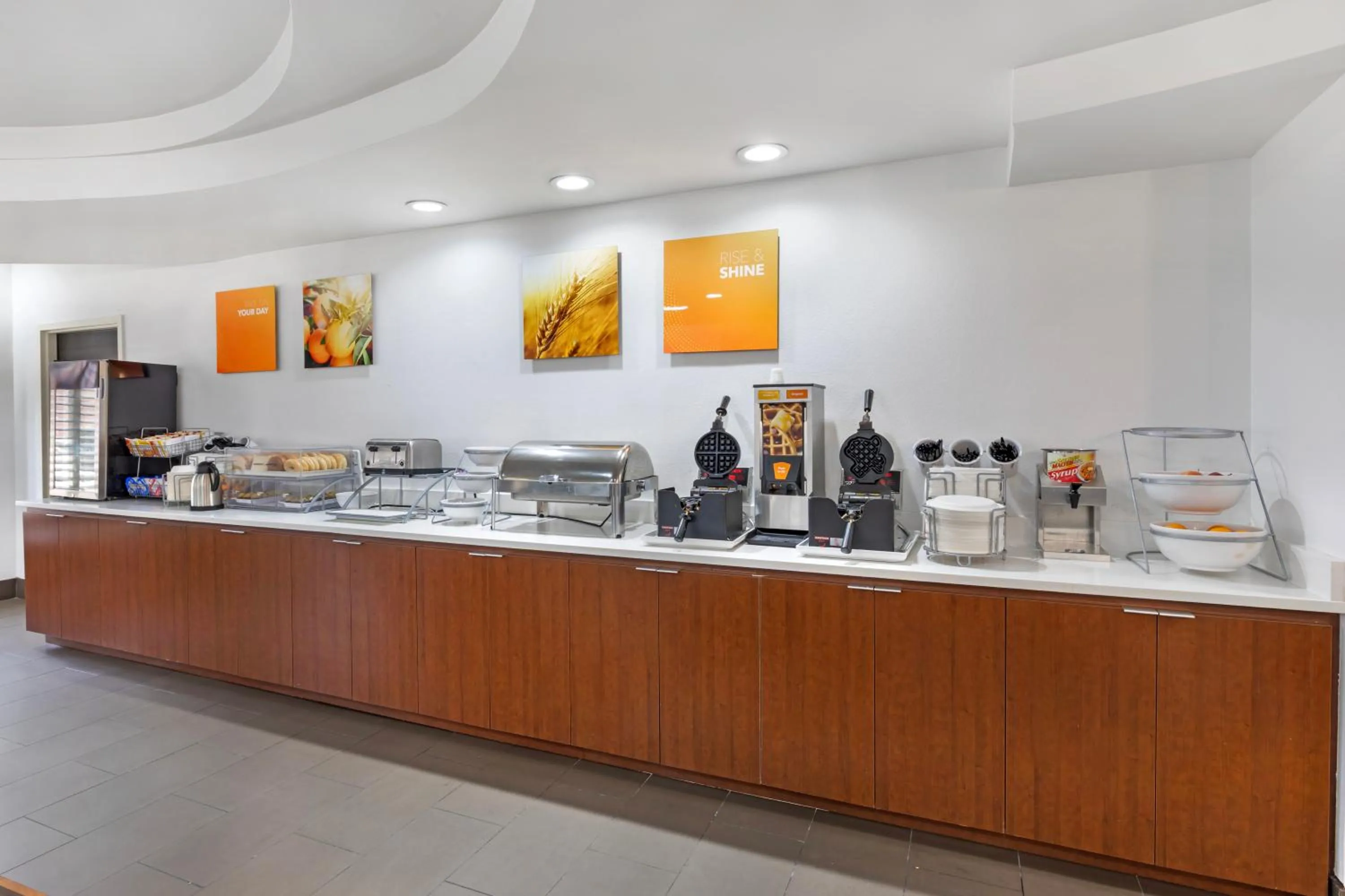 Breakfast in Comfort Suites DFW N-Grapevine