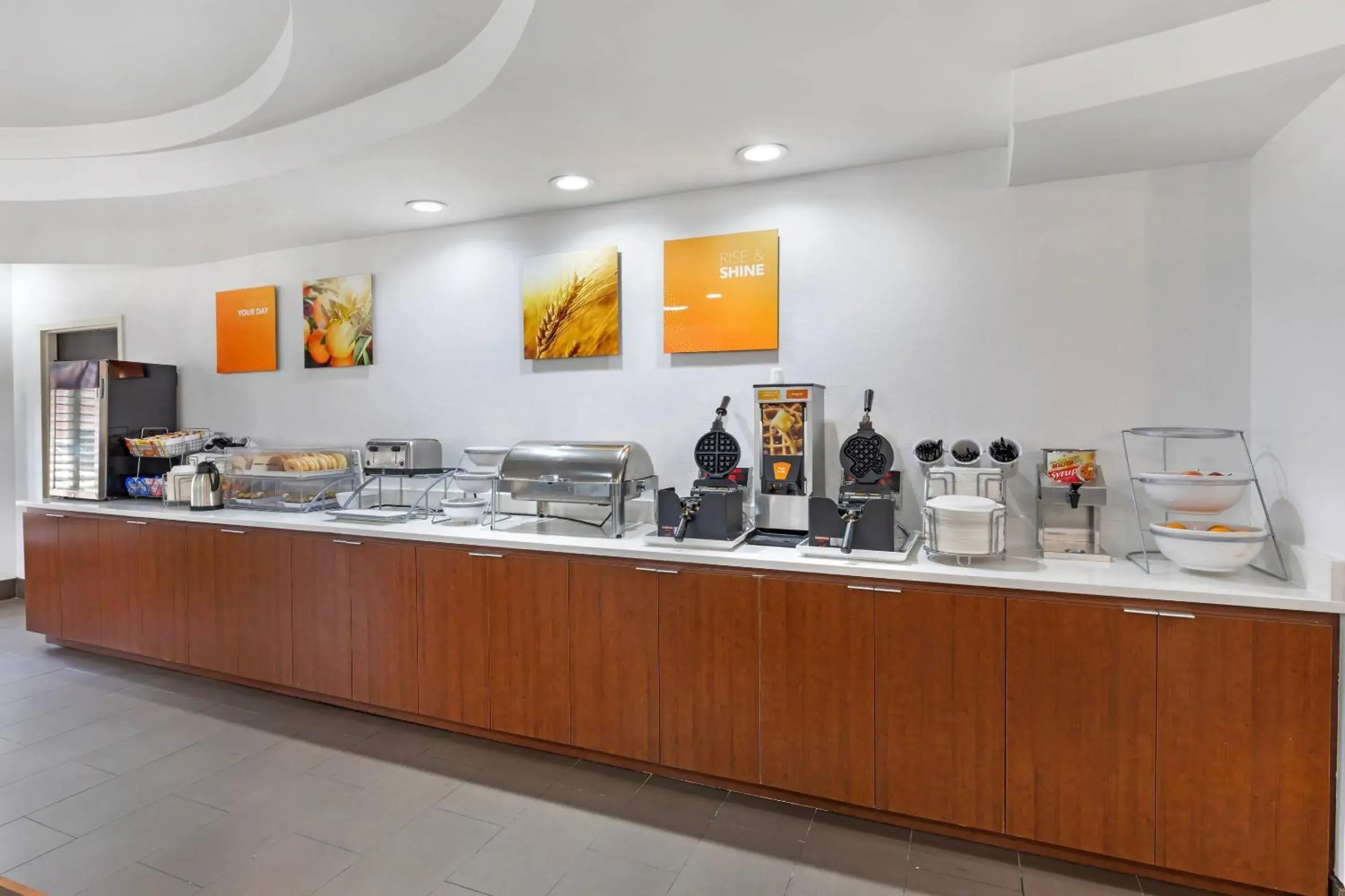 Breakfast in Comfort Suites DFW N-Grapevine Breakfast in Comfort Suites DFW N-Grapevine