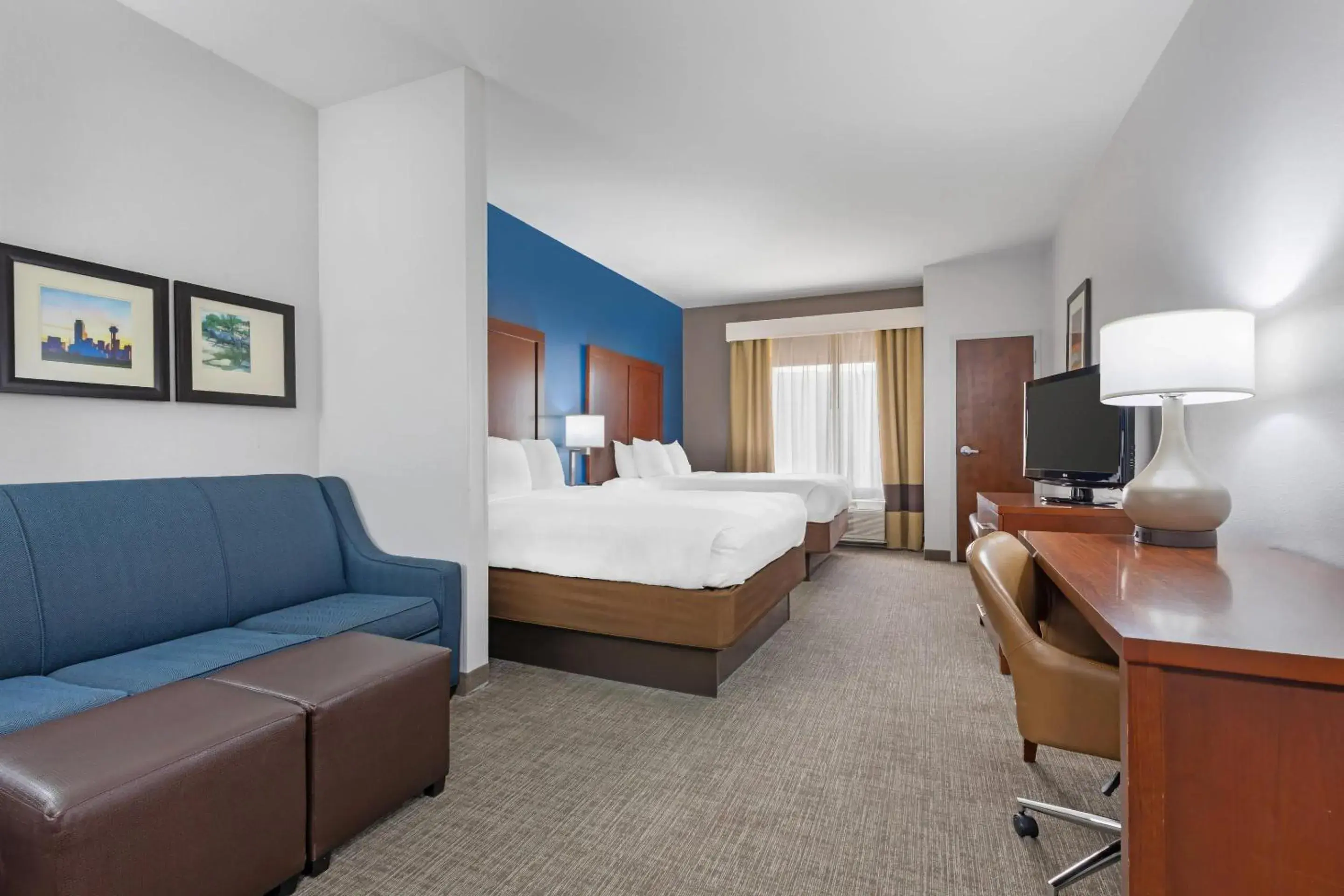 Bedroom, Bed in Comfort Suites DFW N-Grapevine Bedroom, Bed in Comfort Suites DFW N-Grapevine