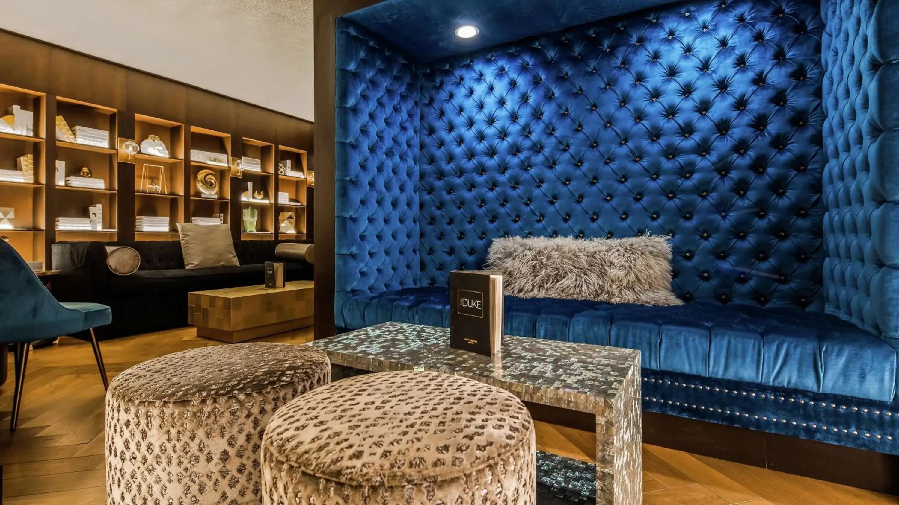 Lounge or bar in The Kingsley Bloomfield Hills - a DoubleTree by Hilton Lounge or bar in The Kingsley Bloomfield Hills - a DoubleTree by Hilton