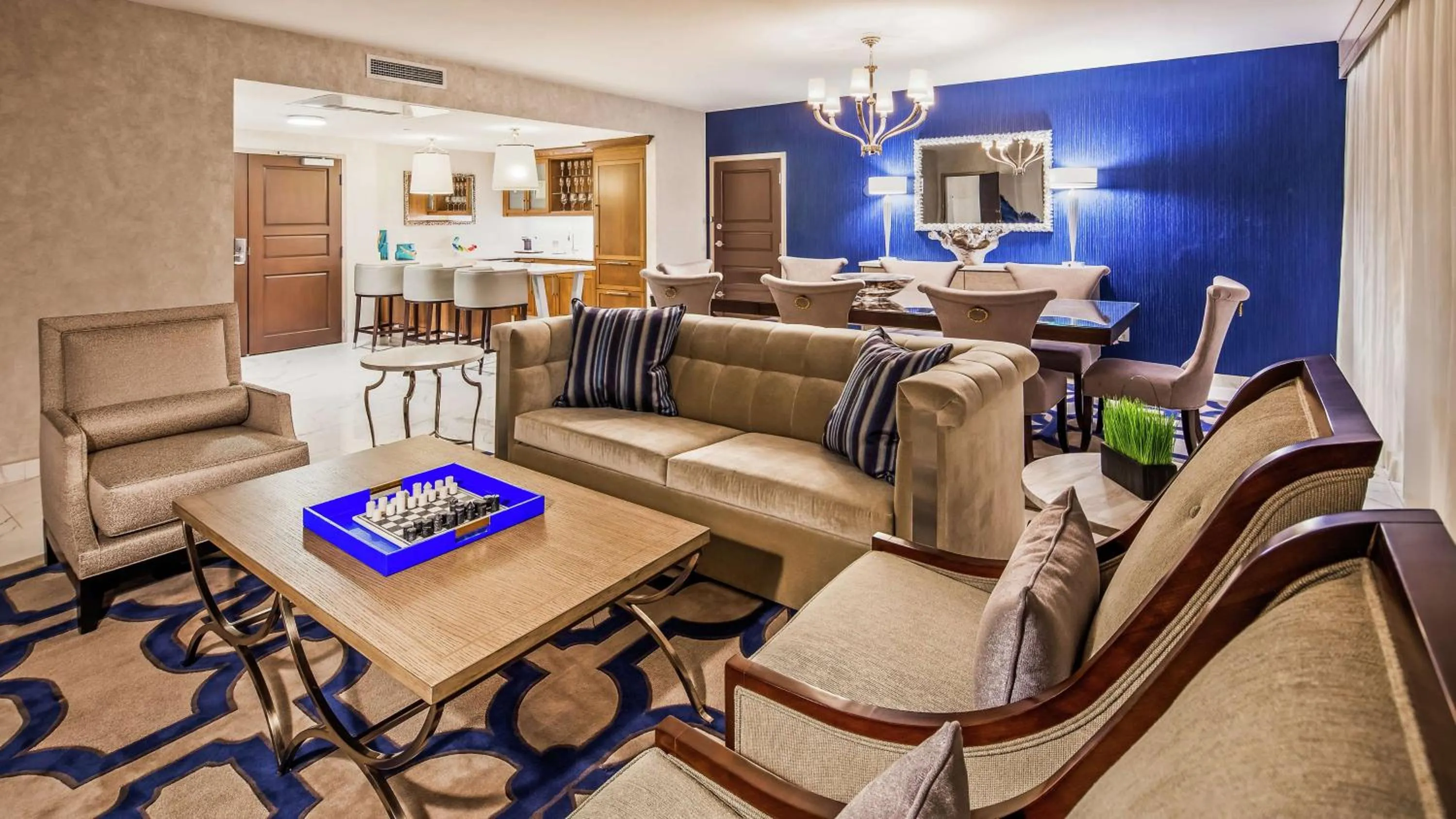 Living room in The Kingsley Bloomfield Hills - a DoubleTree by Hilton