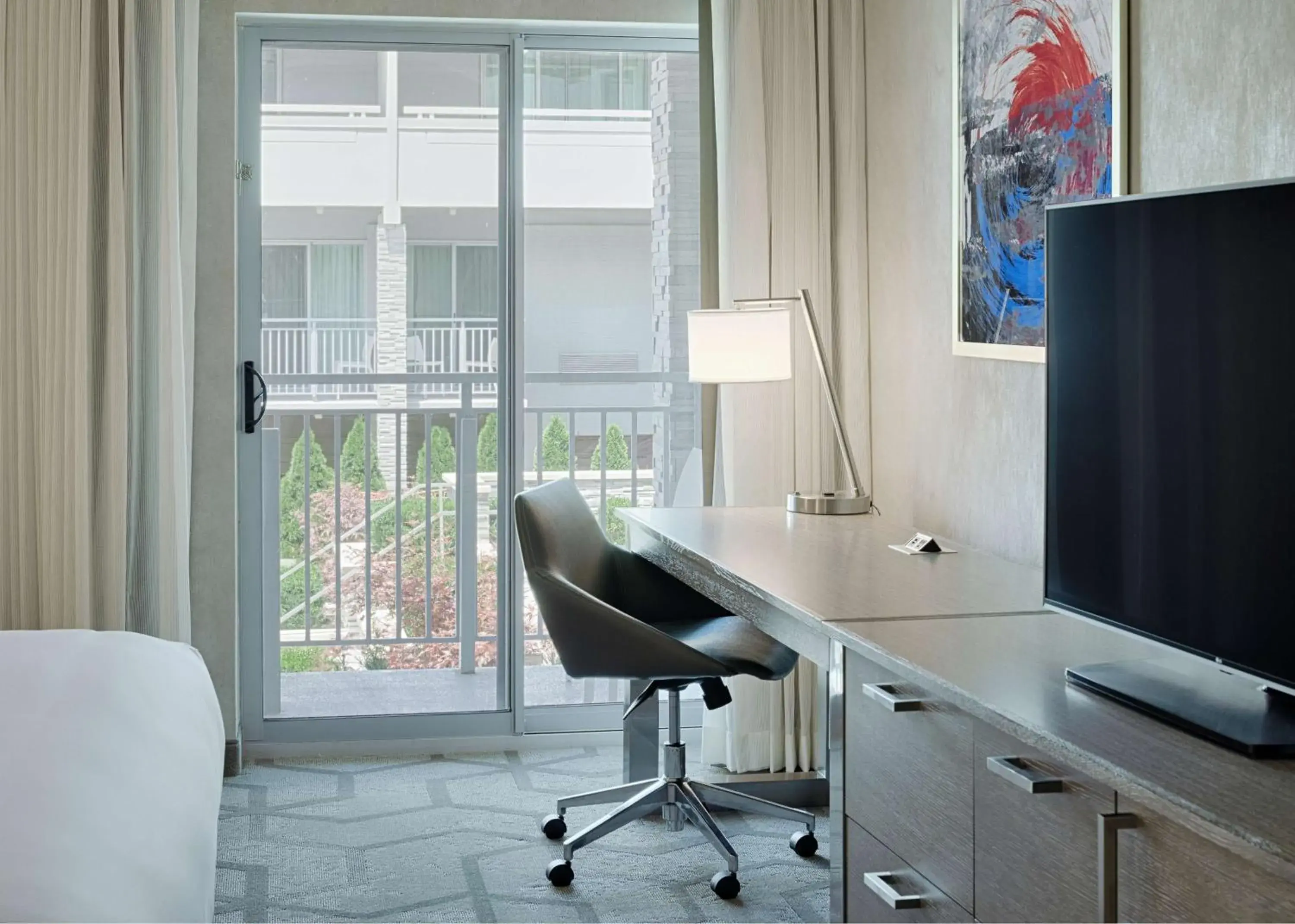 King Room with Balcony in The Kingsley Bloomfield Hills - a DoubleTree by Hilton King Room with Balcony in The Kingsley Bloomfield Hills - a DoubleTree by Hilton