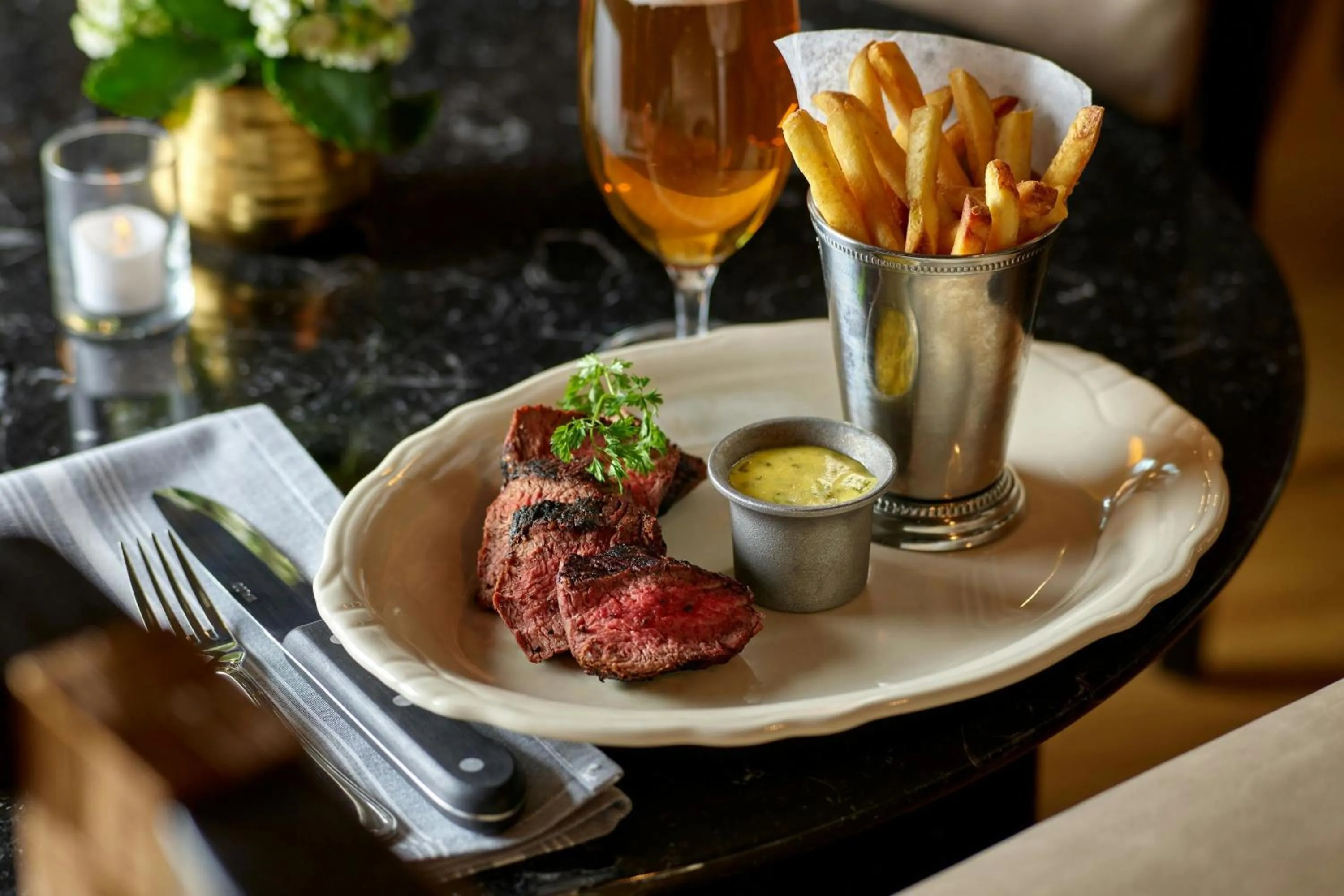 Restaurant/places to eat in Viewline Resort Snowmass, Autograph Collection