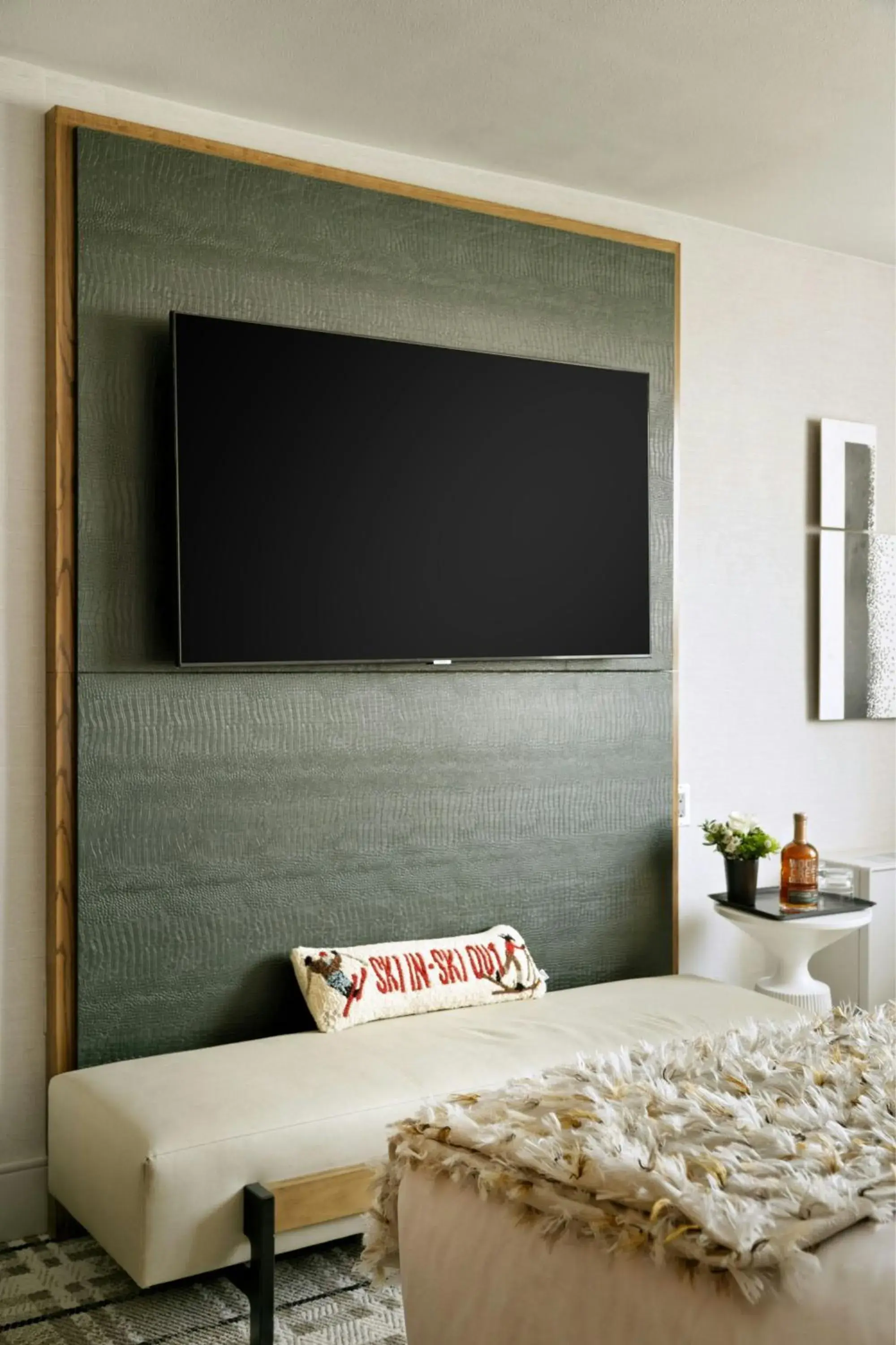 Photo of the whole room in Viewline Resort Snowmass, Autograph Collection Photo of the whole room in Viewline Resort Snowmass, Autograph Collection