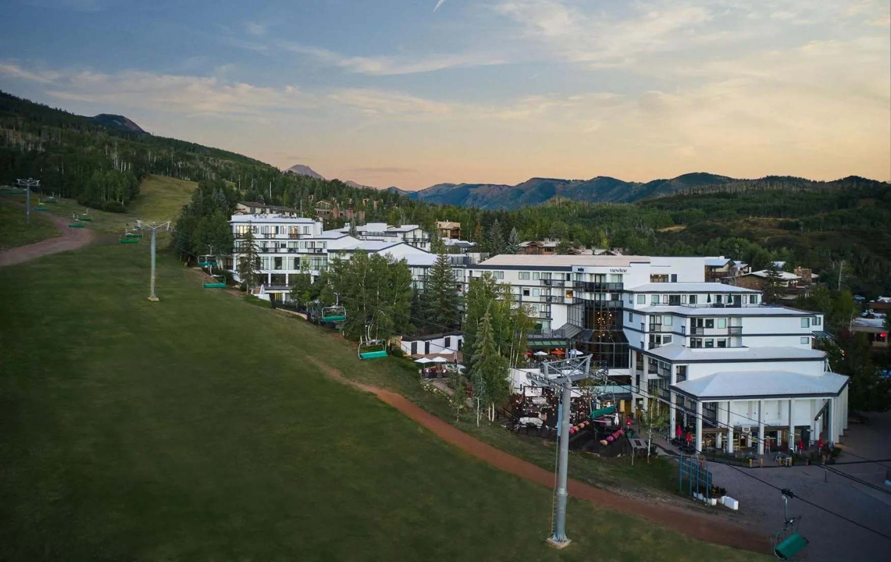 Property building in Viewline Resort Snowmass, Autograph Collection