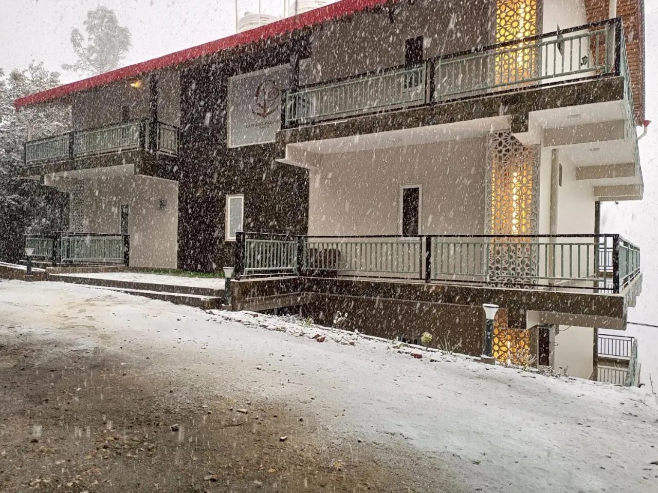 Property building in Captains Paradise Luxury Resort at Mukteshwar Hill Station