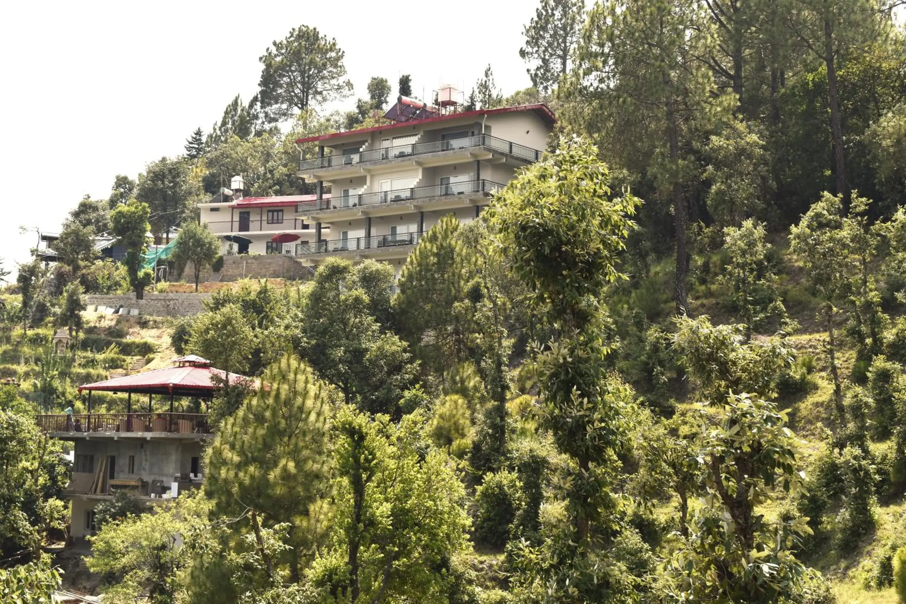 Property building in Captains Paradise Luxury Resort at Mukteshwar Hill Station Property building in Captains Paradise Luxury Resort at Mukteshwar Hill Station