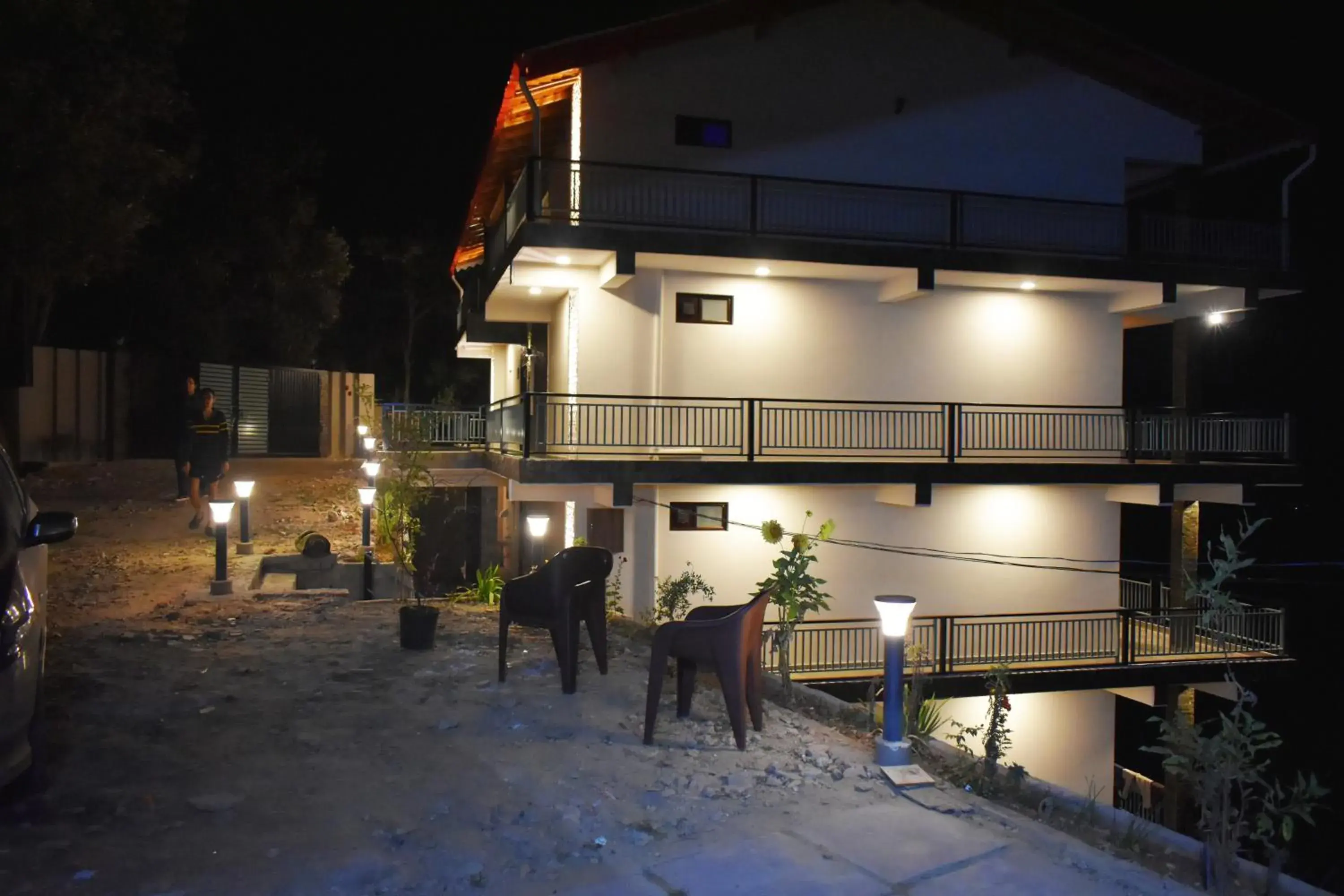 Property building in Captains Paradise Luxury Resort at Mukteshwar Hill Station Property building in Captains Paradise Luxury Resort at Mukteshwar Hill Station