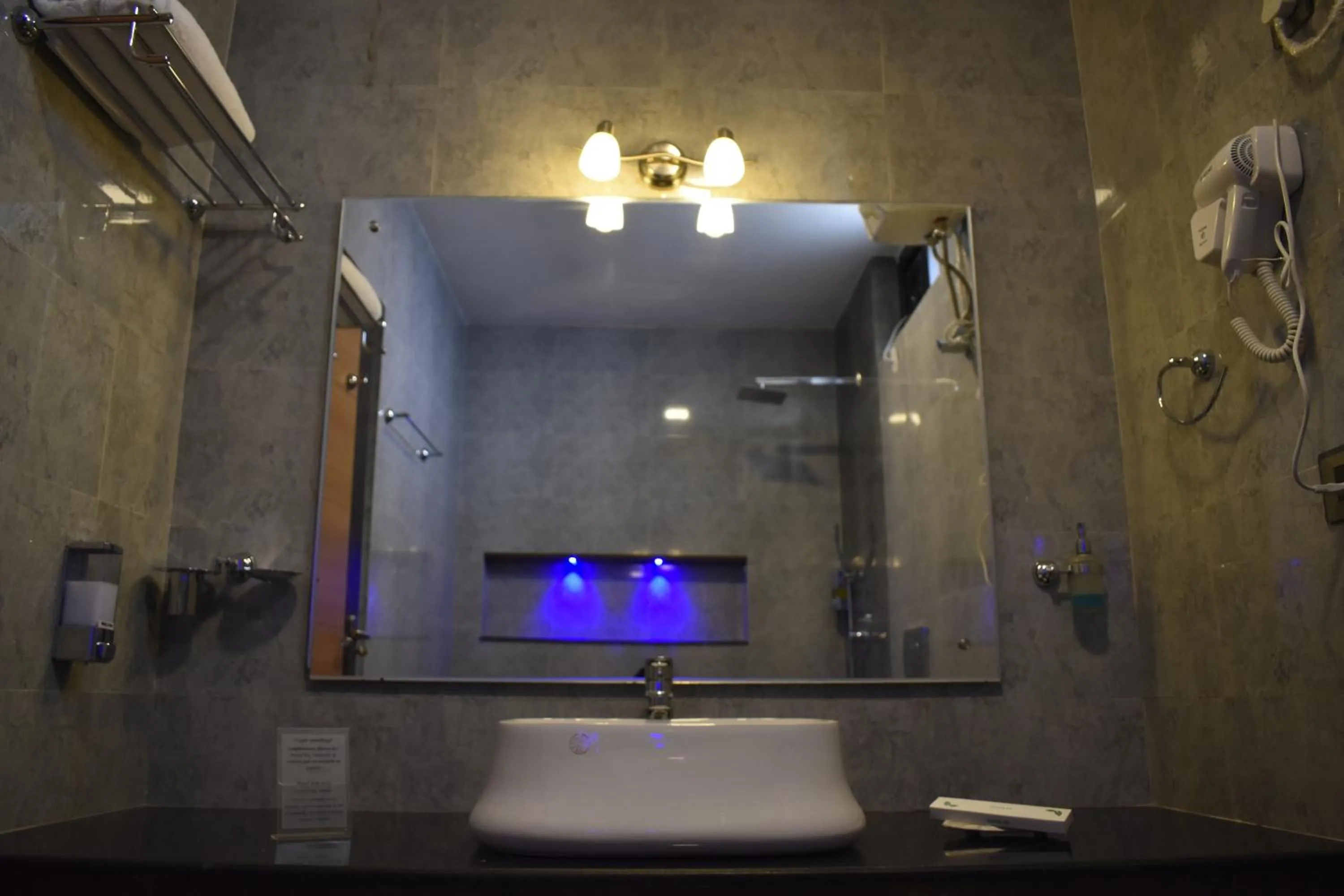 Bathroom in Captains Paradise Luxury Resort at Mukteshwar Hill Station