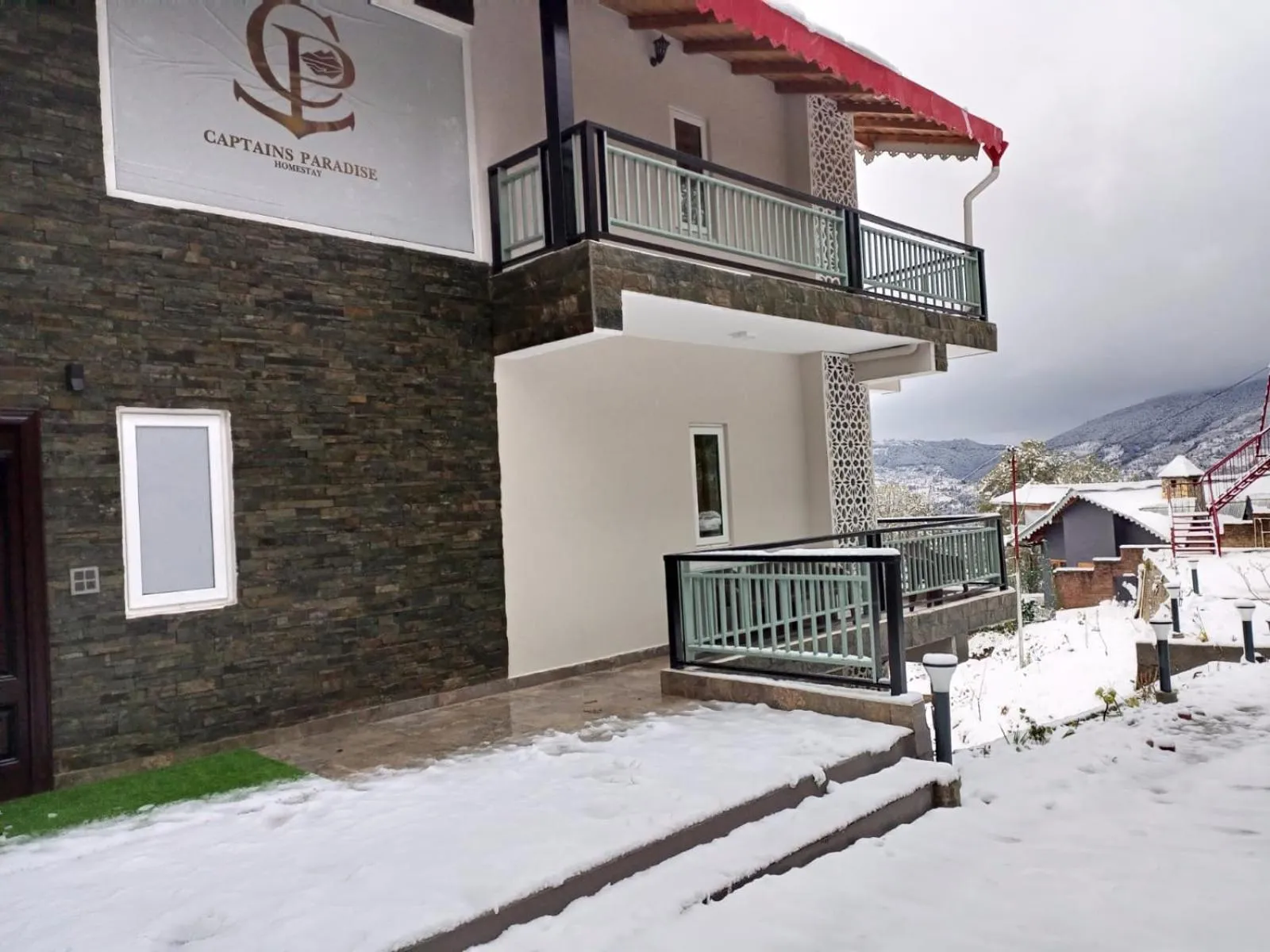 Property building in Captains Paradise Luxury Resort at Mukteshwar Hill Station