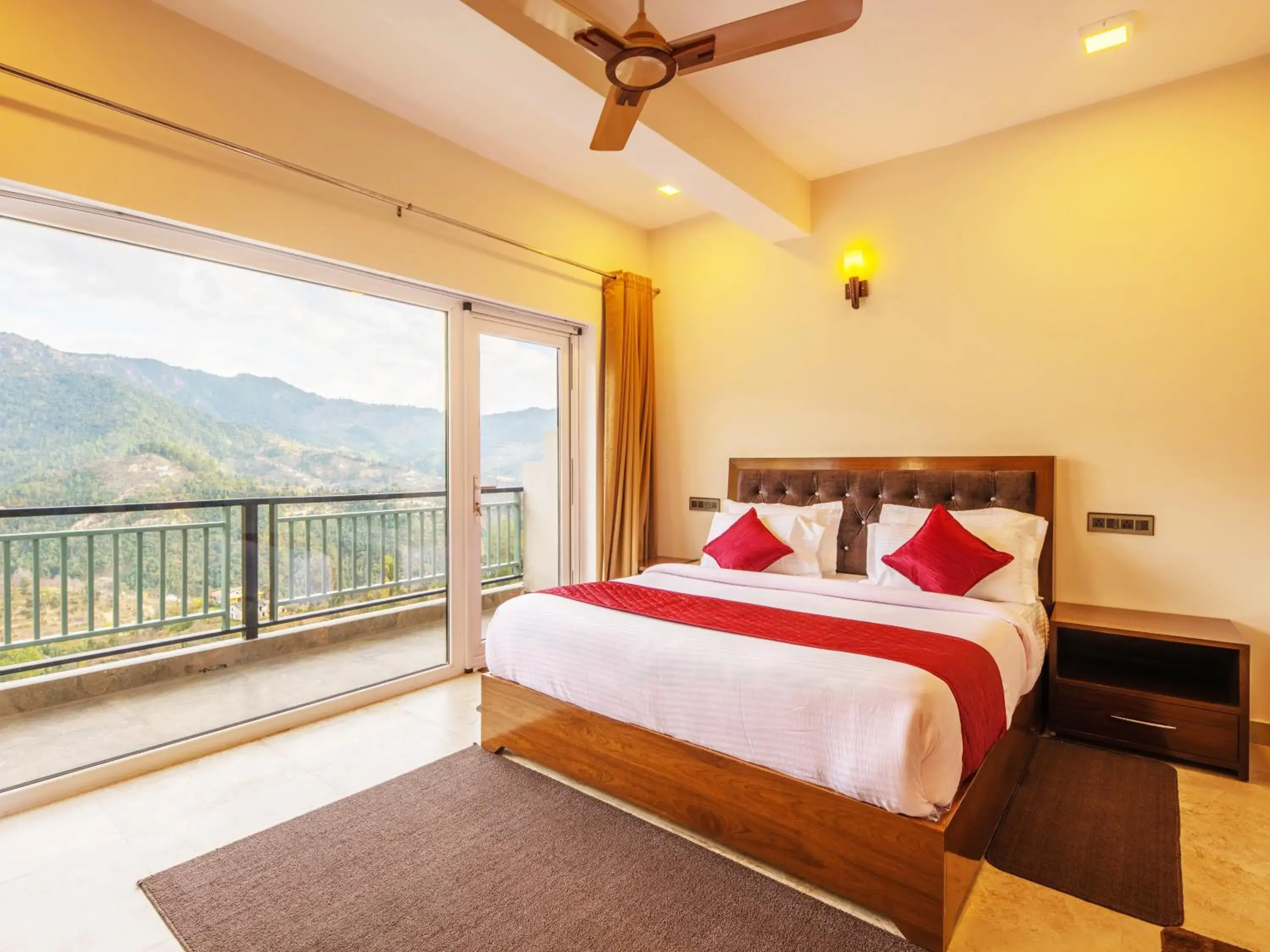 Bed in Captains Paradise Luxury Resort at Mukteshwar Hill Station Bed in Captains Paradise Luxury Resort at Mukteshwar Hill Station