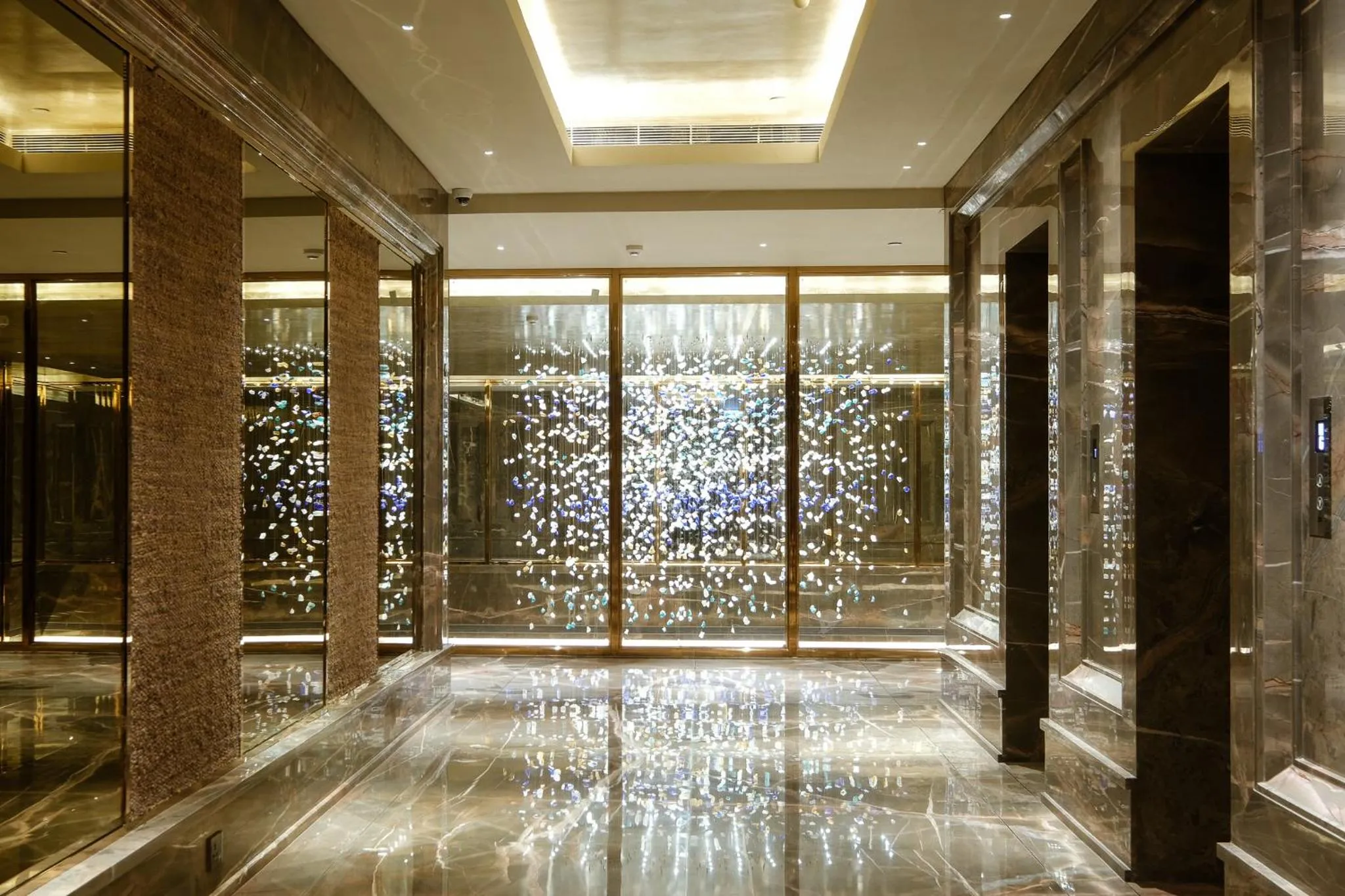 Area and facilities in The Park Indore