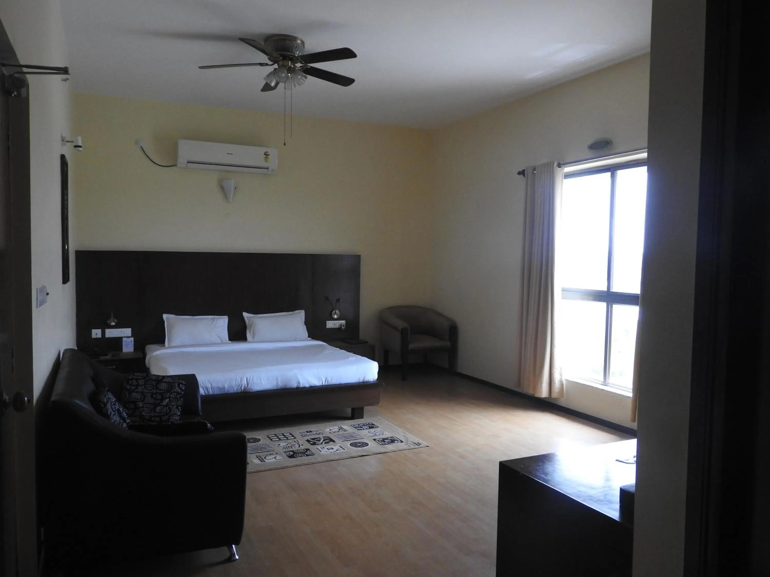 Bedroom, Bed in GOLDEN PARK HOTEL & RESORT