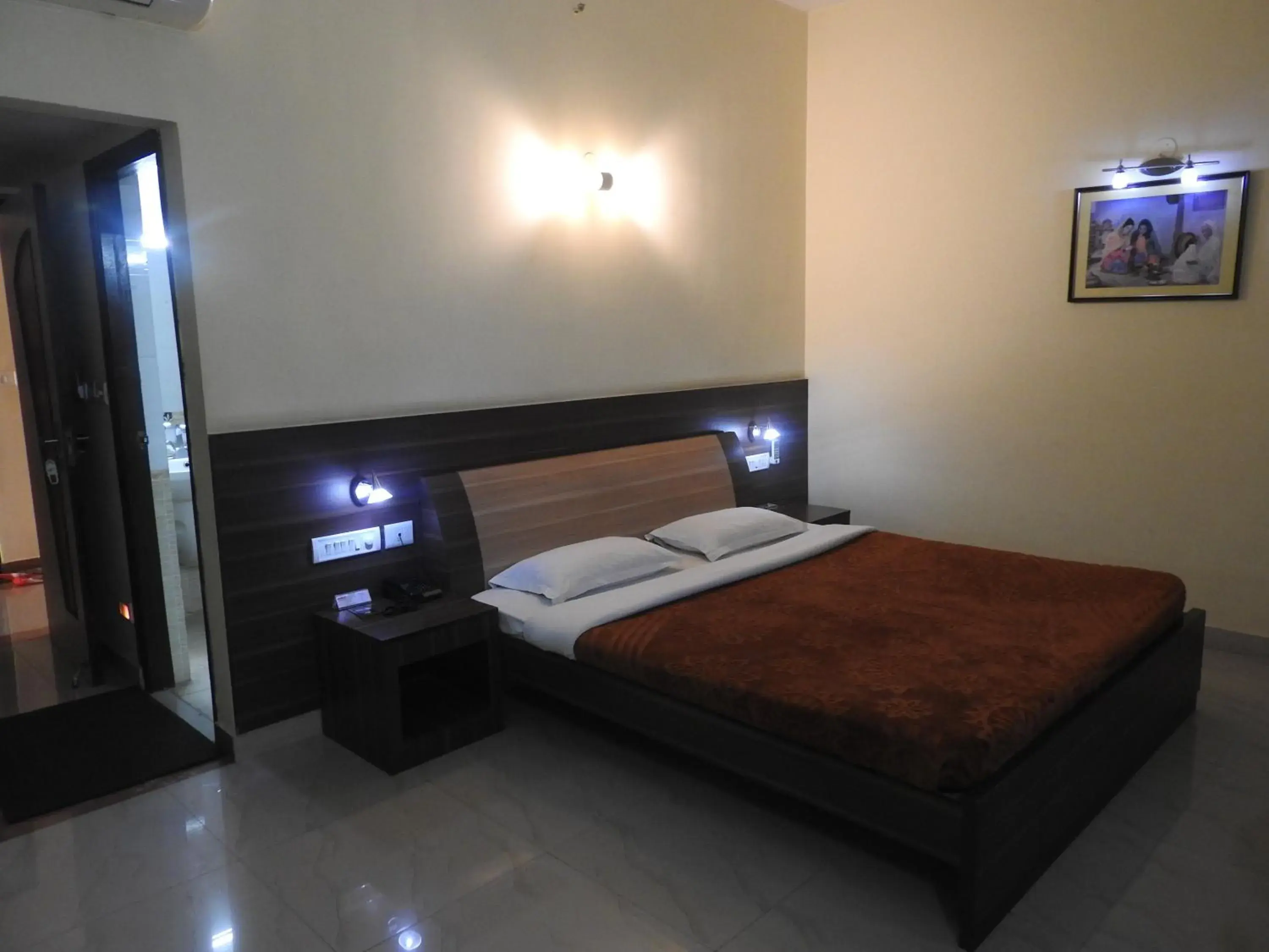 Deluxe Room in GOLDEN PARK HOTEL & RESORT Deluxe Room in GOLDEN PARK HOTEL & RESORT