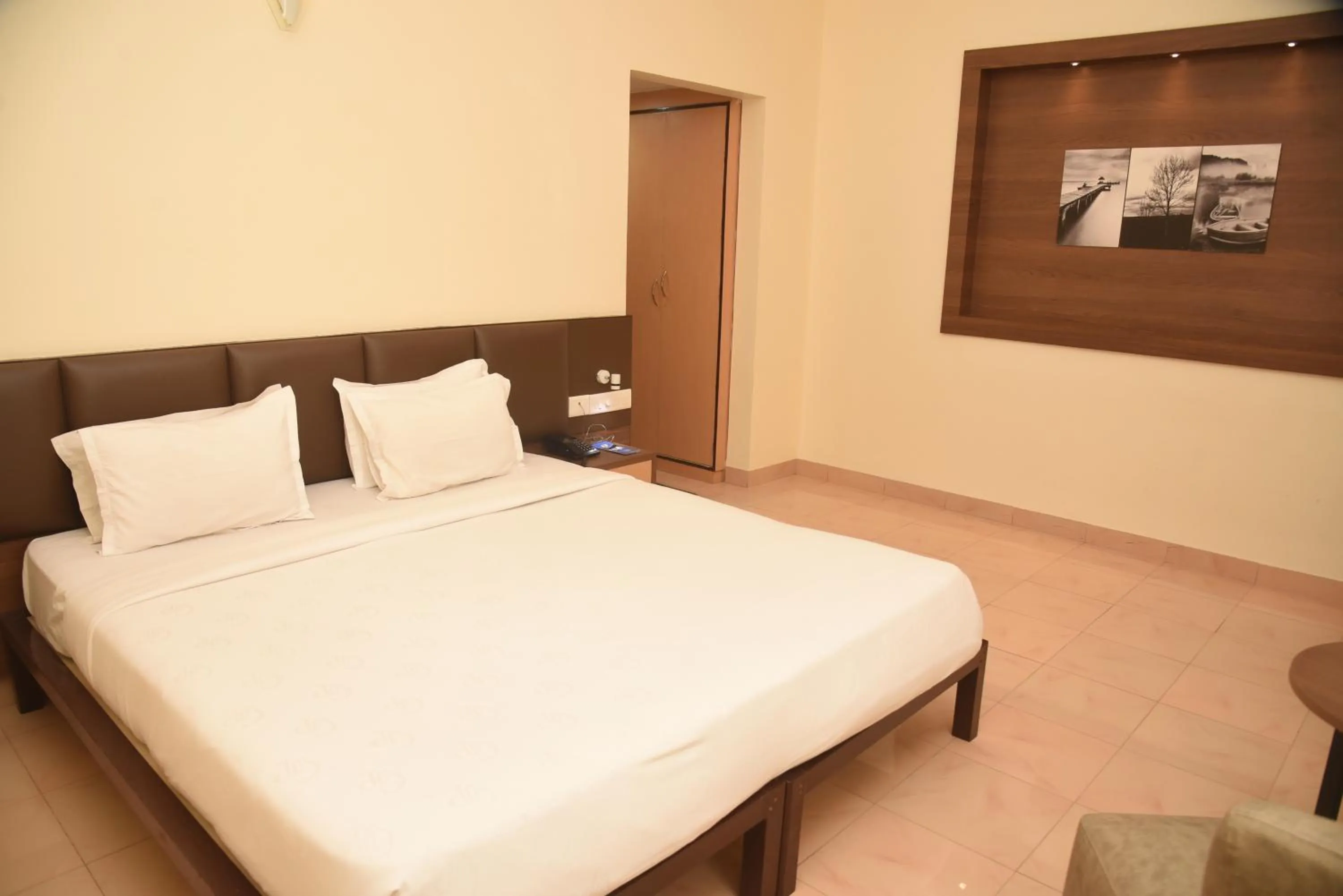 Bedroom, Bed in GOLDEN PARK HOTEL & RESORT