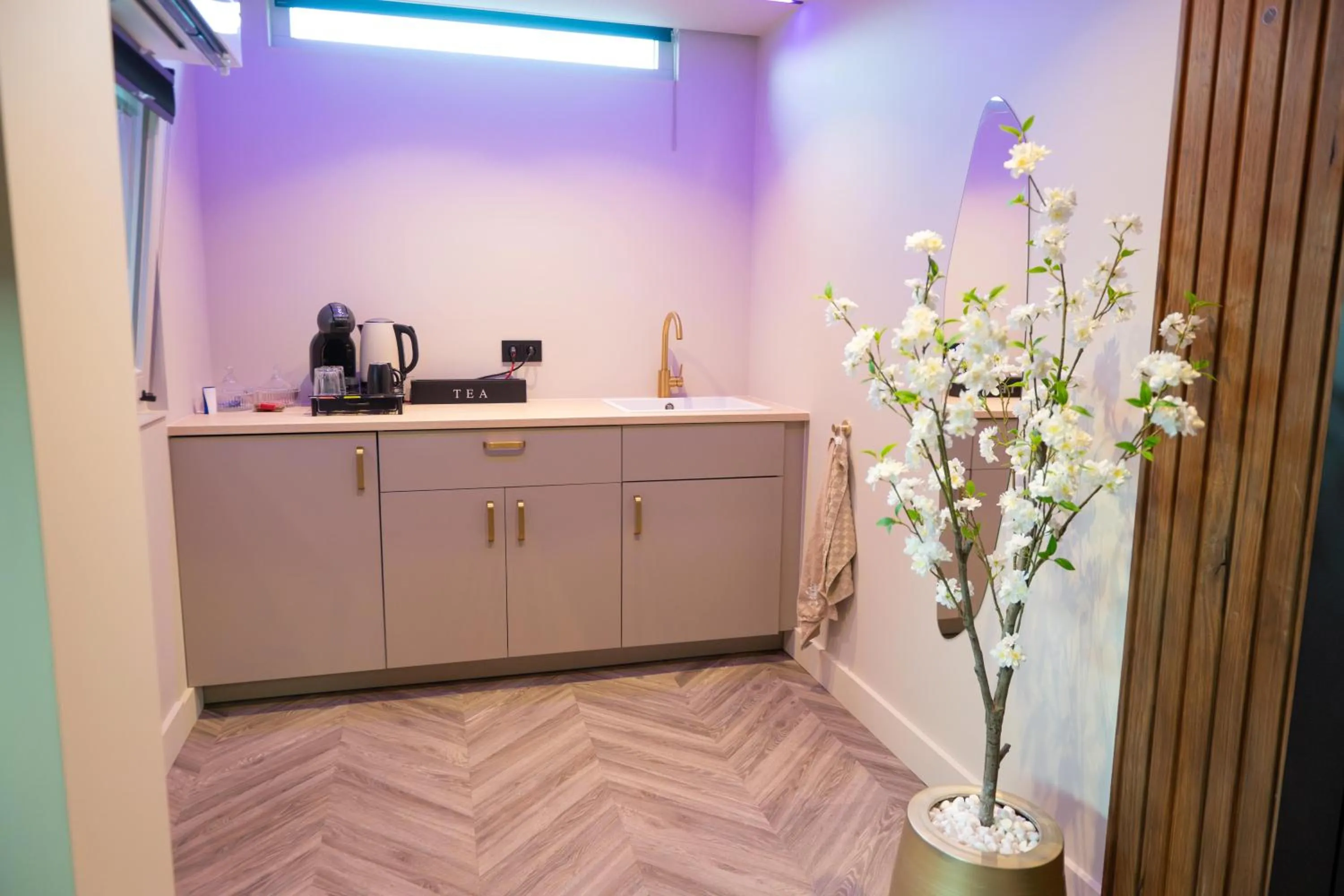 Coffee/tea facilities in Royal Suite