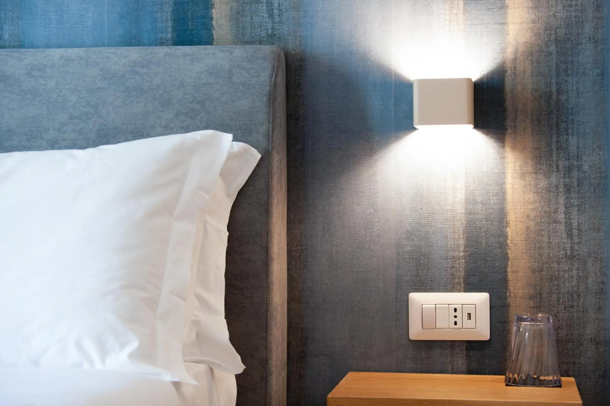 Decorative detail, Bed in Design 18 Charming Rooms