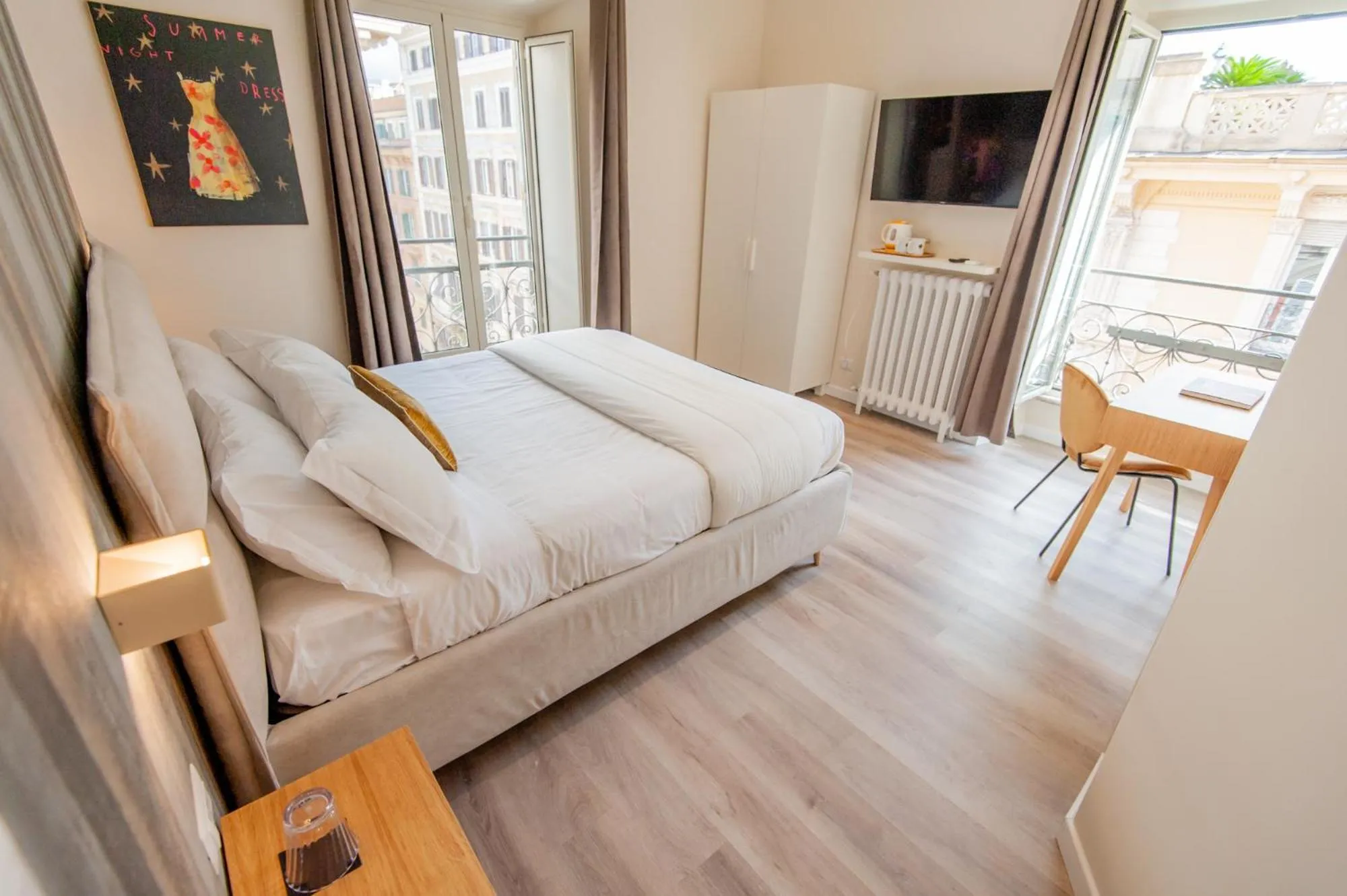 Photo of the whole room, Bed in Design 18 Charming Rooms