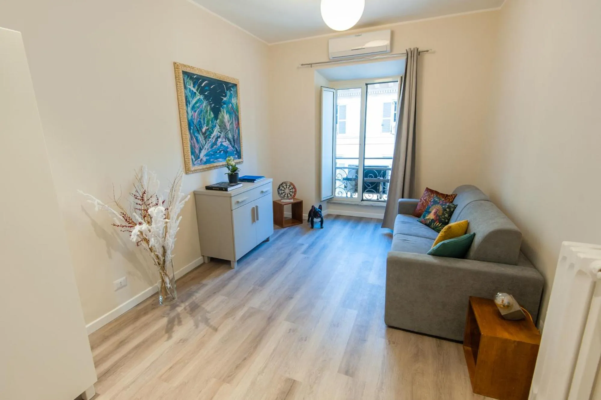 Living room in Design 18 Charming Rooms