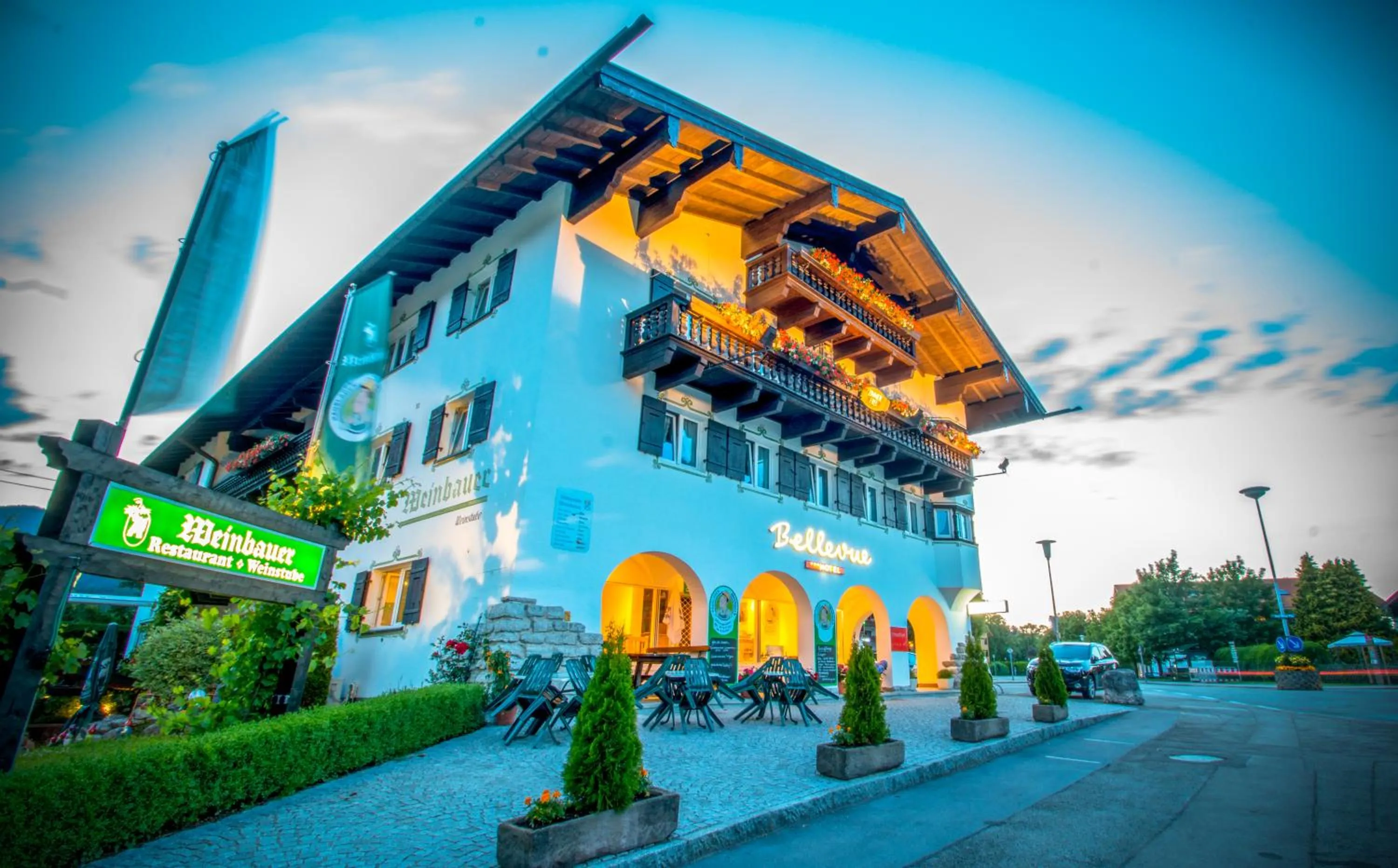 Facade/entrance in Hotel Bellevue
