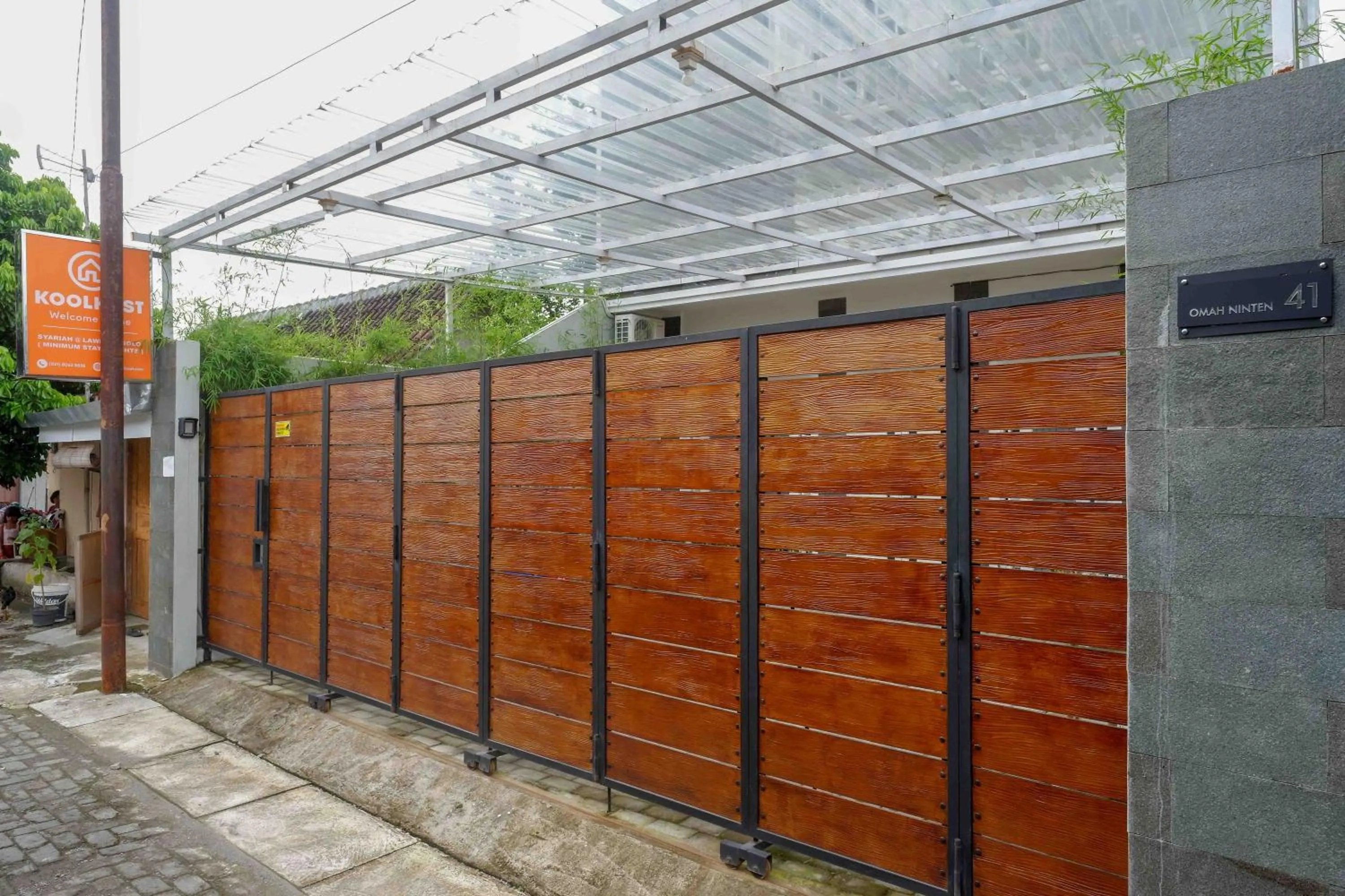 Facade/entrance in Omah Ninten Syariah Laweyan RedPartner